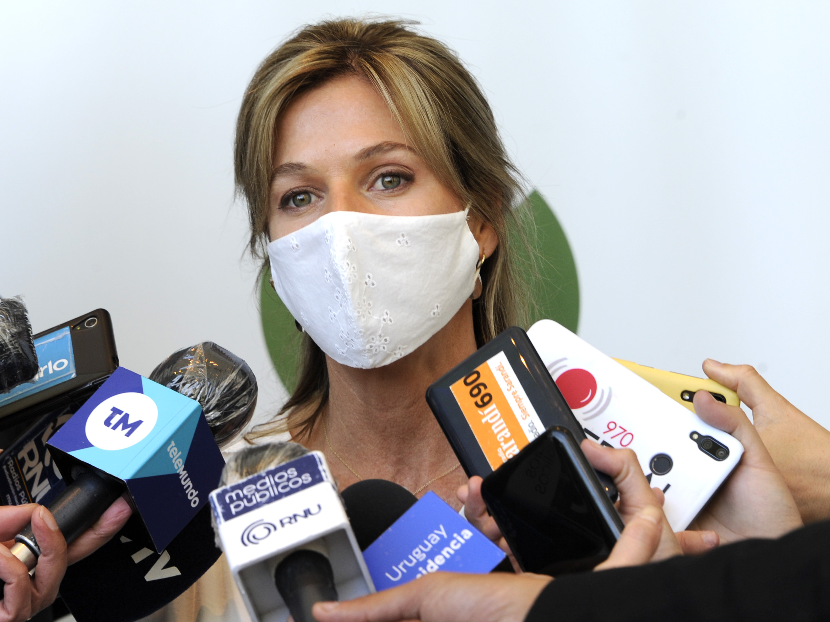 Lorena Ponce de León dialoga con la prensa
