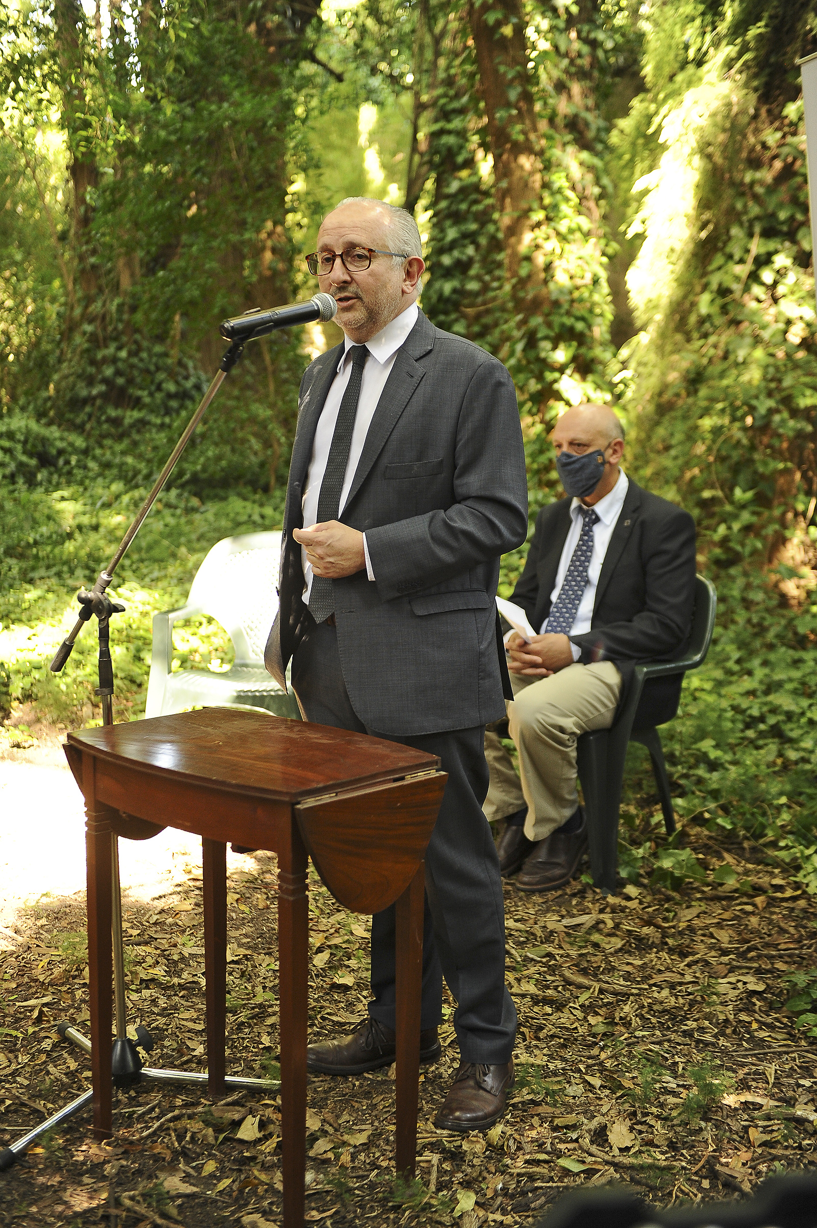 Ministro de Educación y Cultura, Pablo Da Silveira, haciendo uso de la palabra en cierre del año de la Academia Nacional de Ciencias del Uruguay