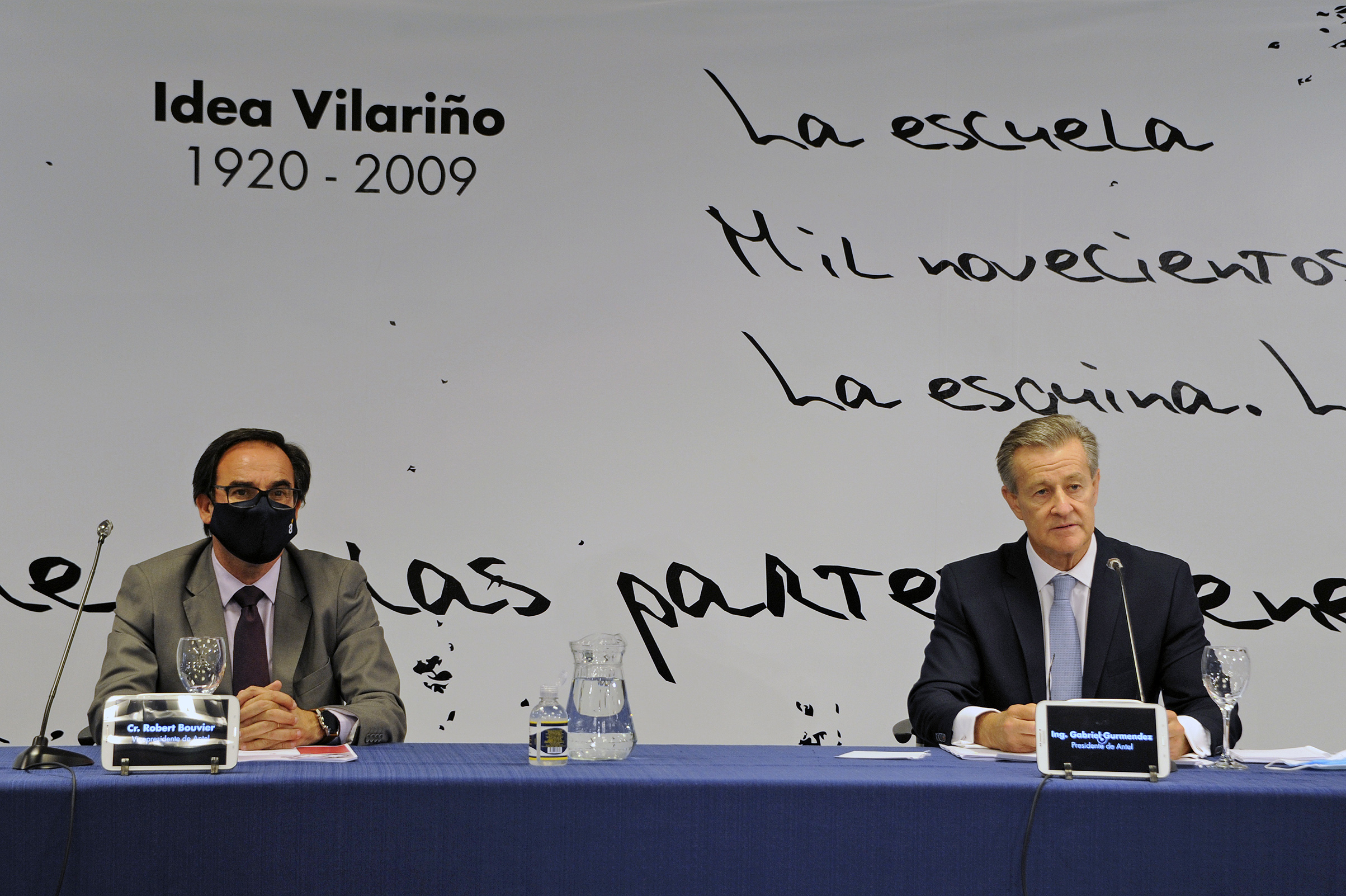 Presidente de Antel, Gabriel Gurméndez, y vicepresidente de la empresa, Robert Bouvier