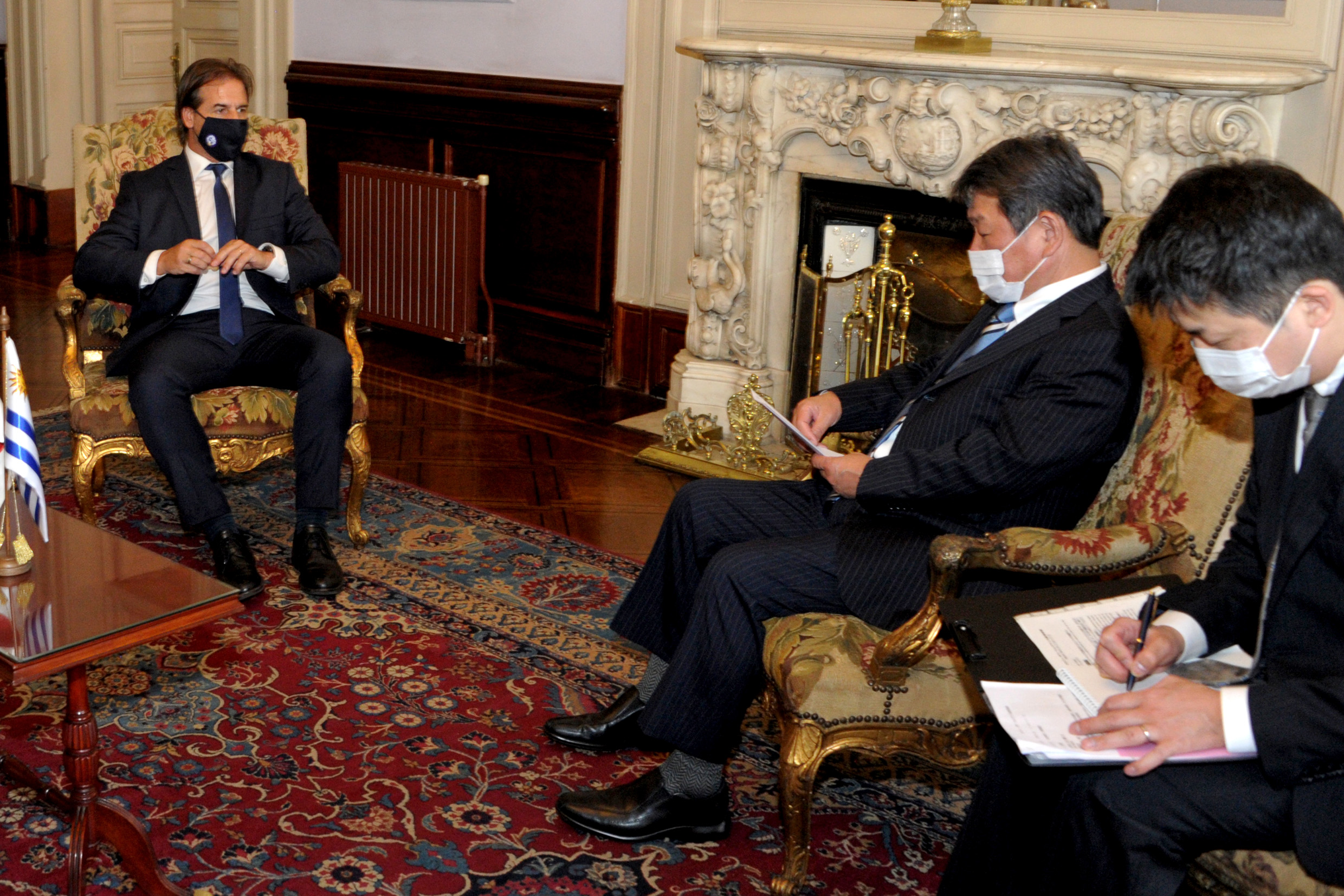 Encuentro entre el presidente Luis Lacalle Pou y el canciller japonés, Toshimitsu Motegi