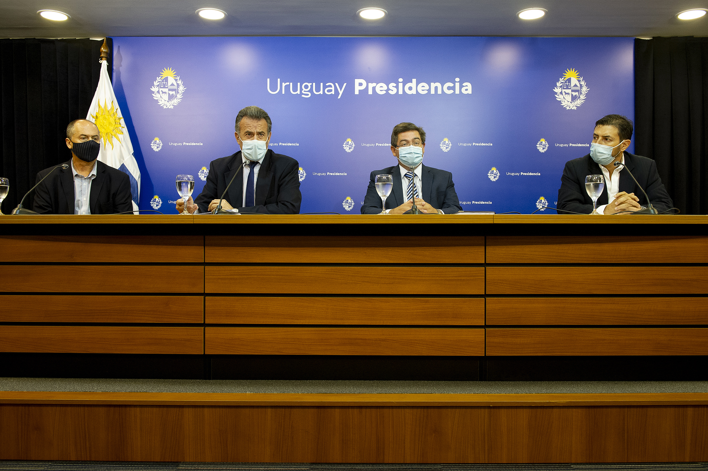 Autoridades de la salud en conferencia de prensa