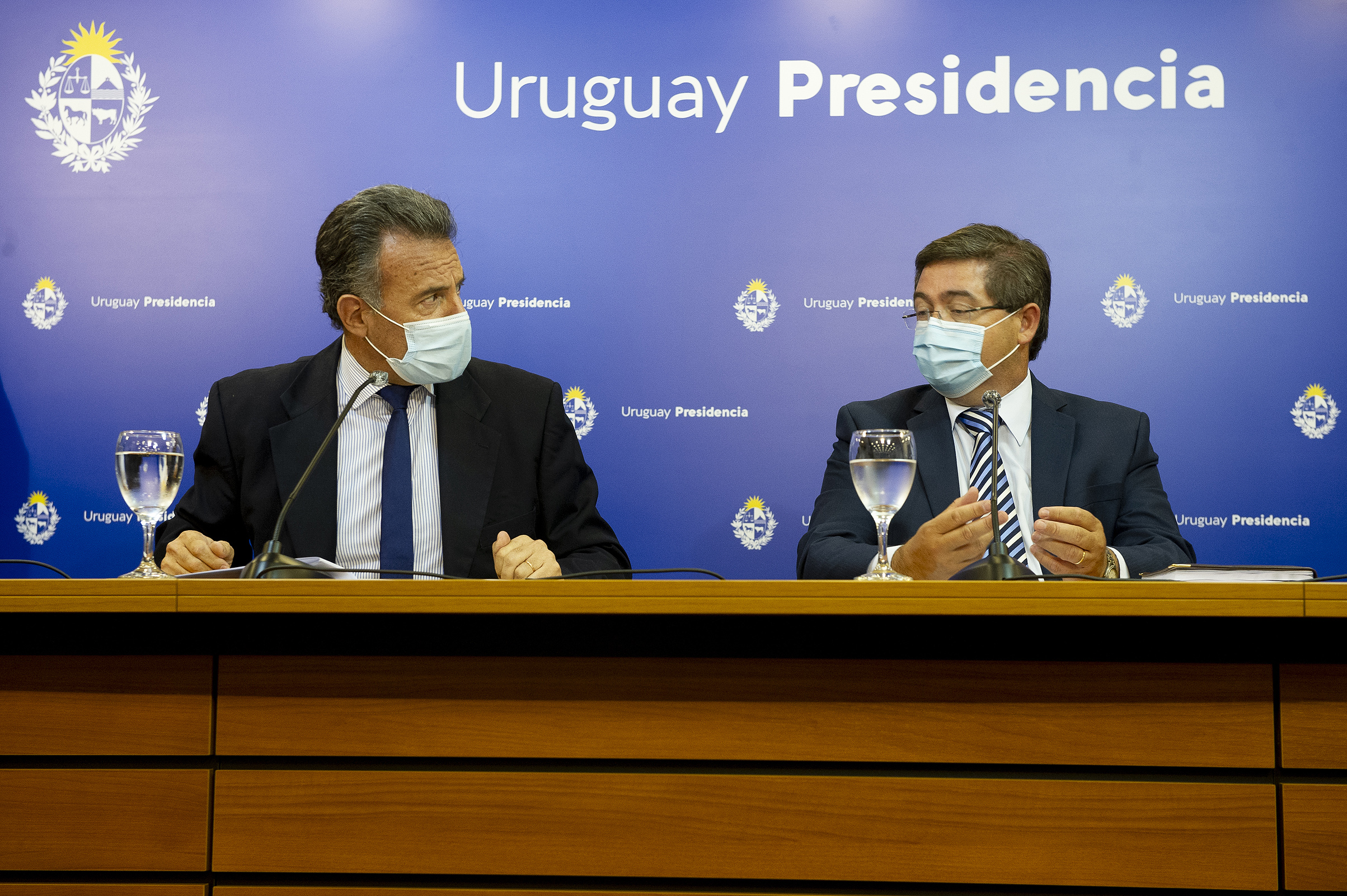 Autoridades de la salud en conferencia de prensa