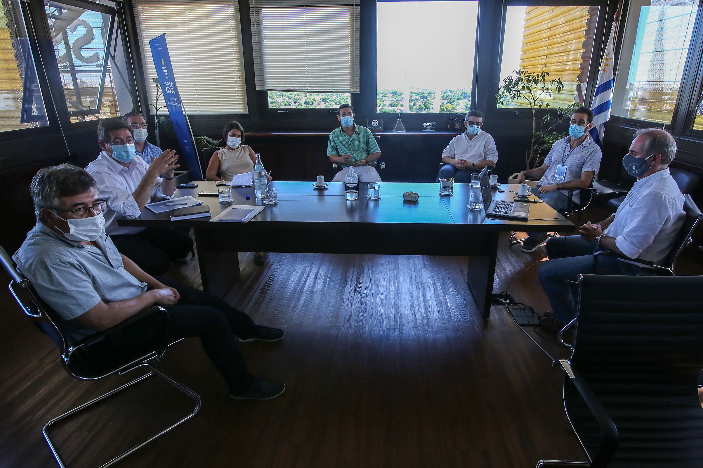 Reunión de autoridades de ASSE, Sindicato Médico del Uruguay, Sociedad Uruguaya Medicina Intensiva, Federación Médica del Interior y Facultad Medicina