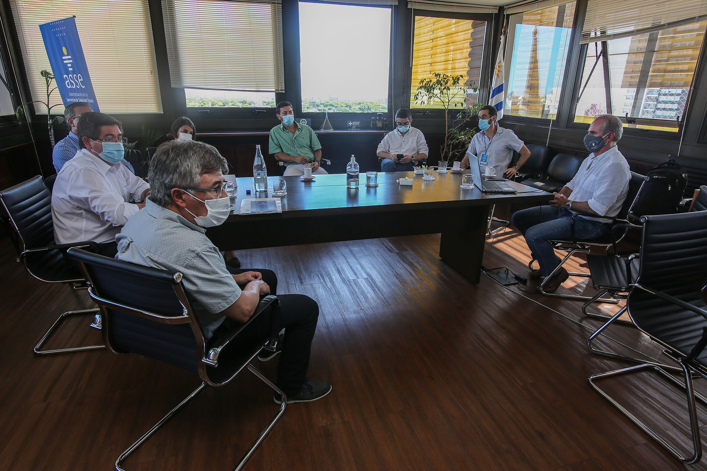 Reunión de autoridades de ASSE, Sindicato Médico del Uruguay, Sociedad Uruguaya Medicina Intensiva, Federación Médica del Interior y Facultad Medicina