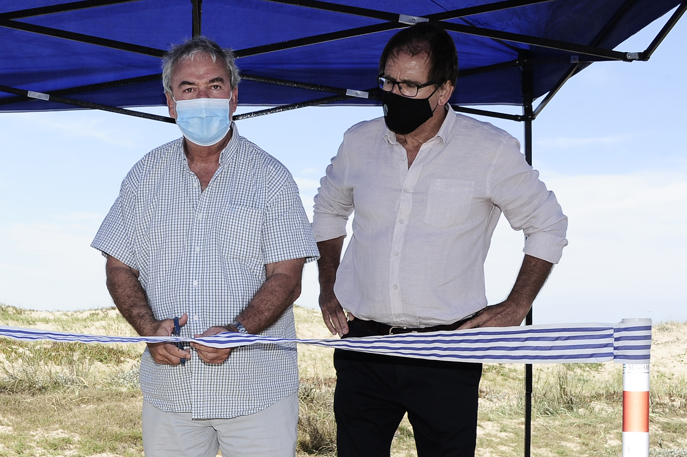 Autoridades durante el acto de inauguaración de obras en rutas 10 y 104
