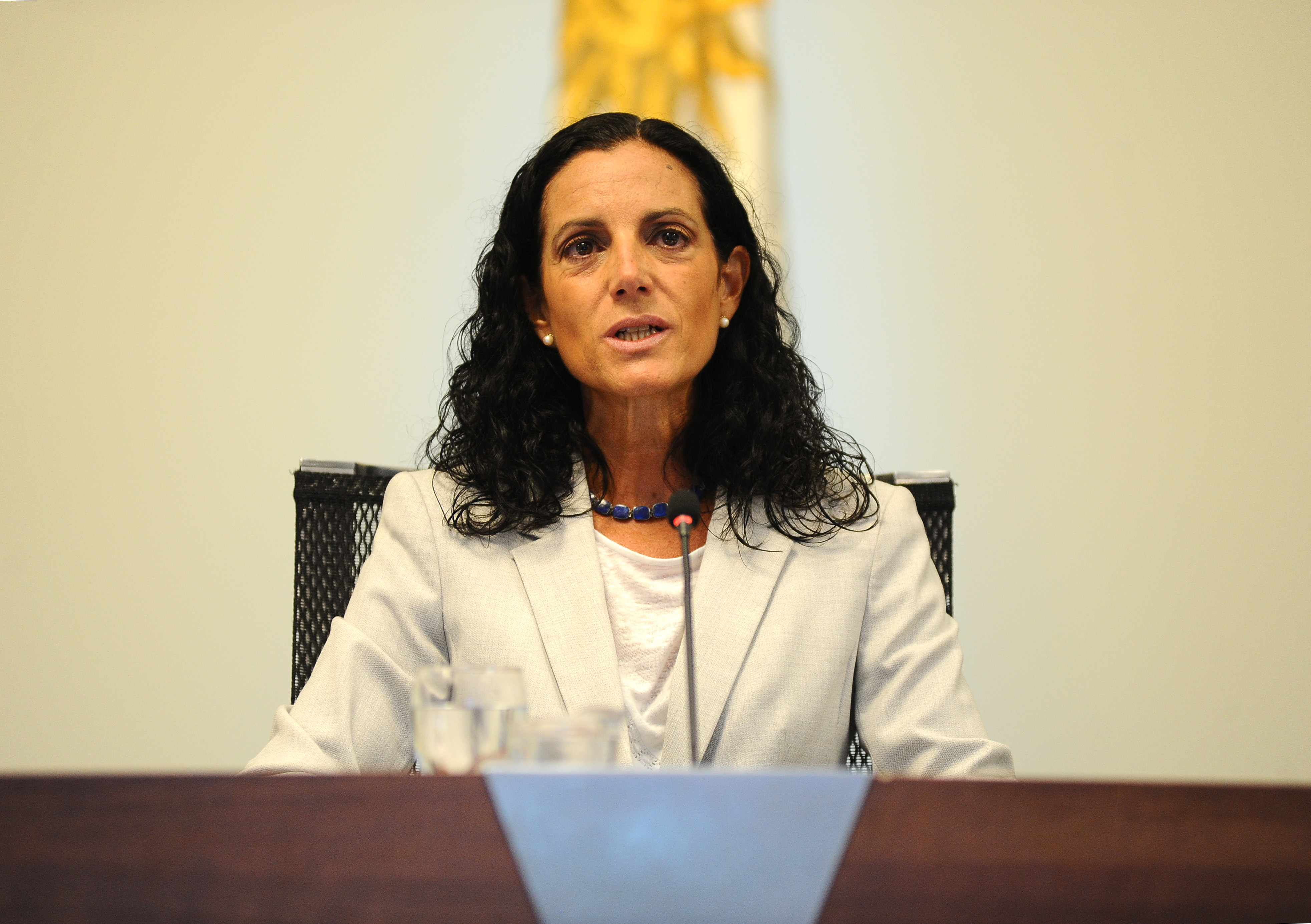 Ministra de Economía y Finanzas, Azucena Arbeleche, presentó, vía streaming, resultados fiscales correspondientes a 2020