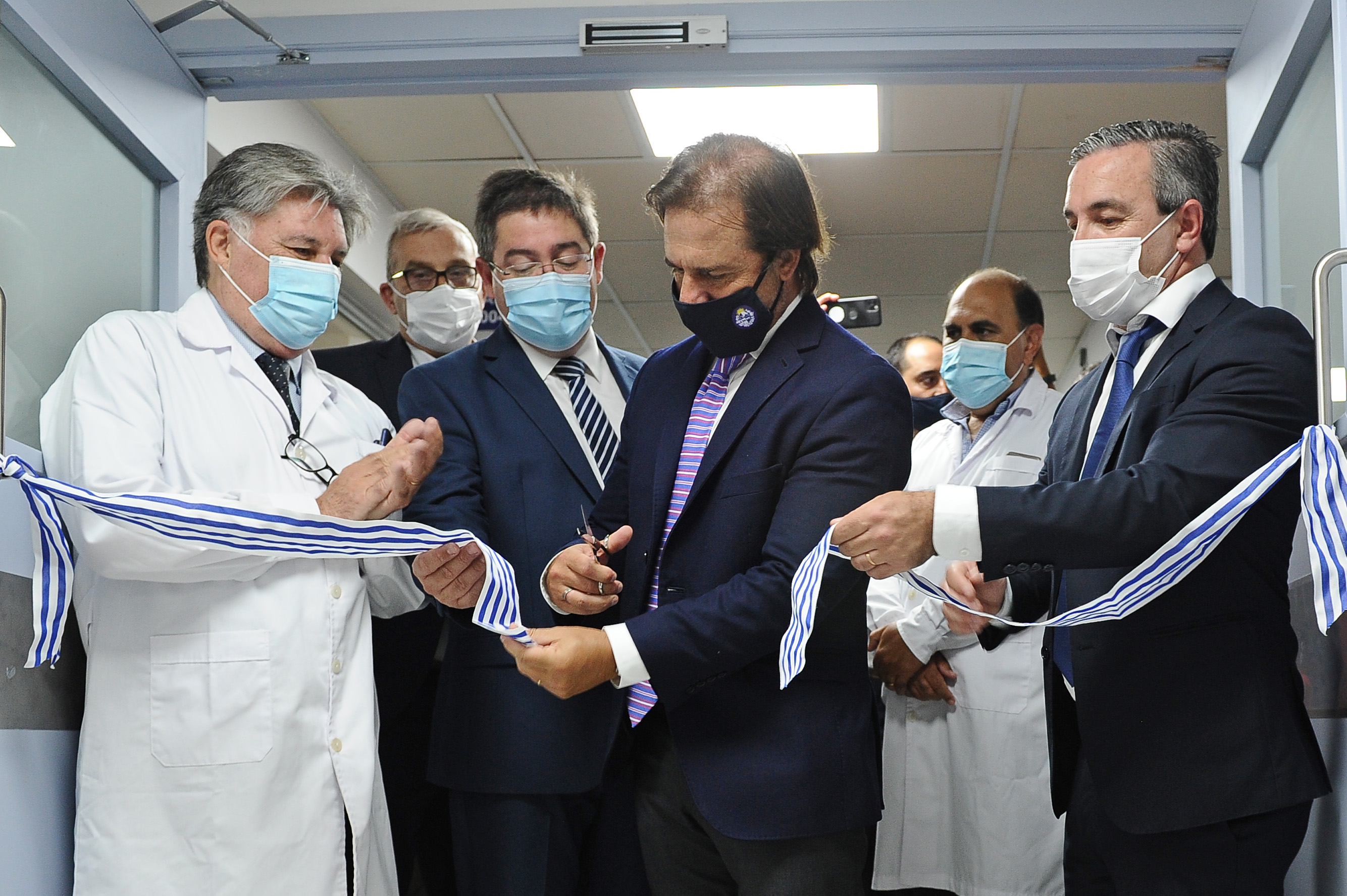 Corte de cinta inaugural