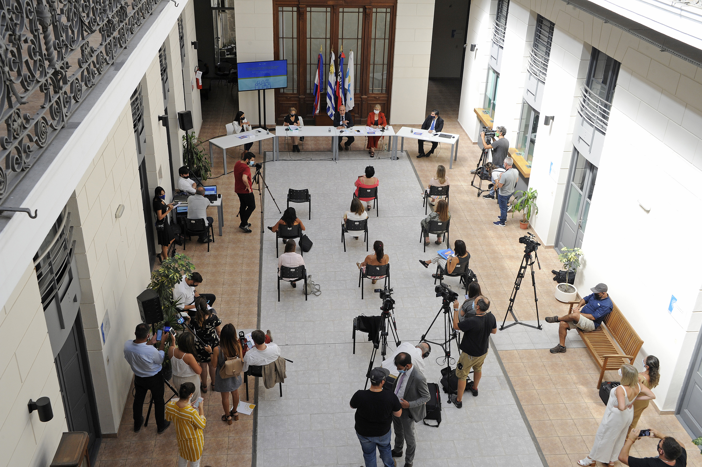 Presentación del informe Estudio de población y de capacidad de respuesta en el sistema de protección de 24 Instituto Nacional del Niño y Adolescente