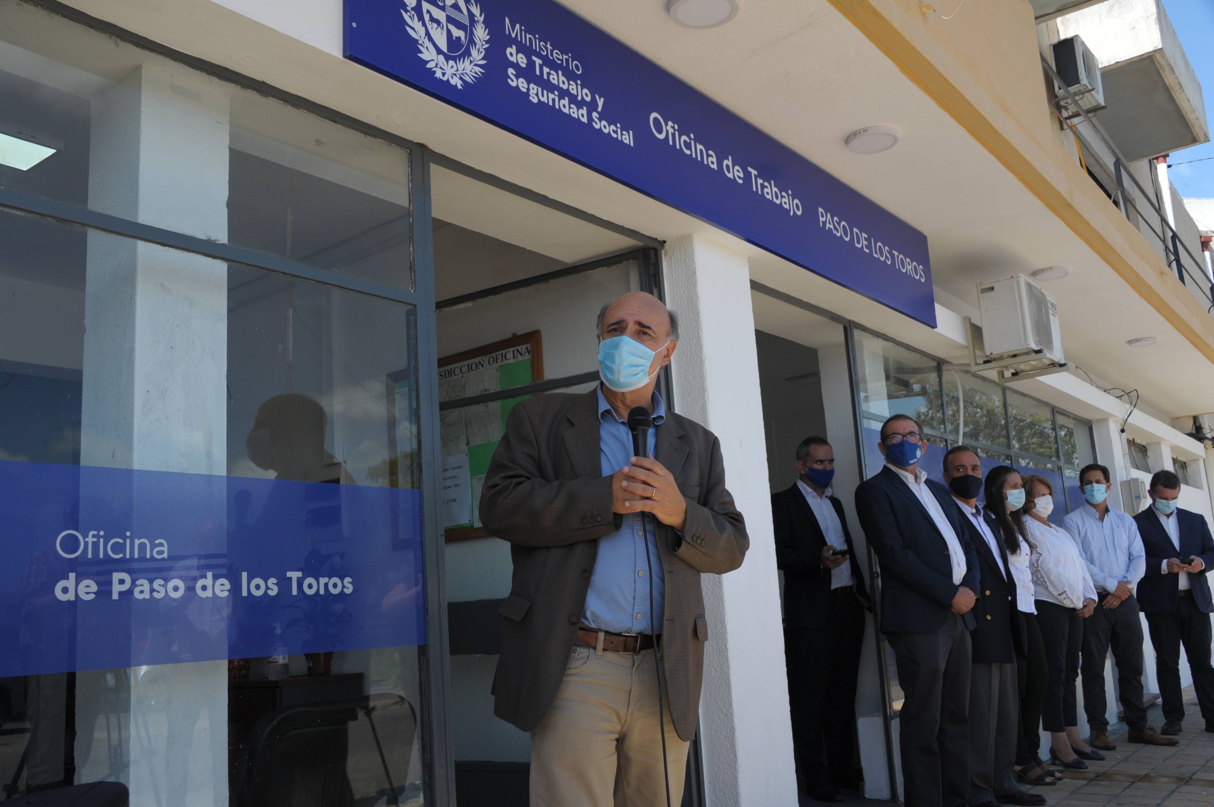 Ministro Pablo Mieres en inauguración de la nueva Oficina de Trabajo en Paso de los Toros
