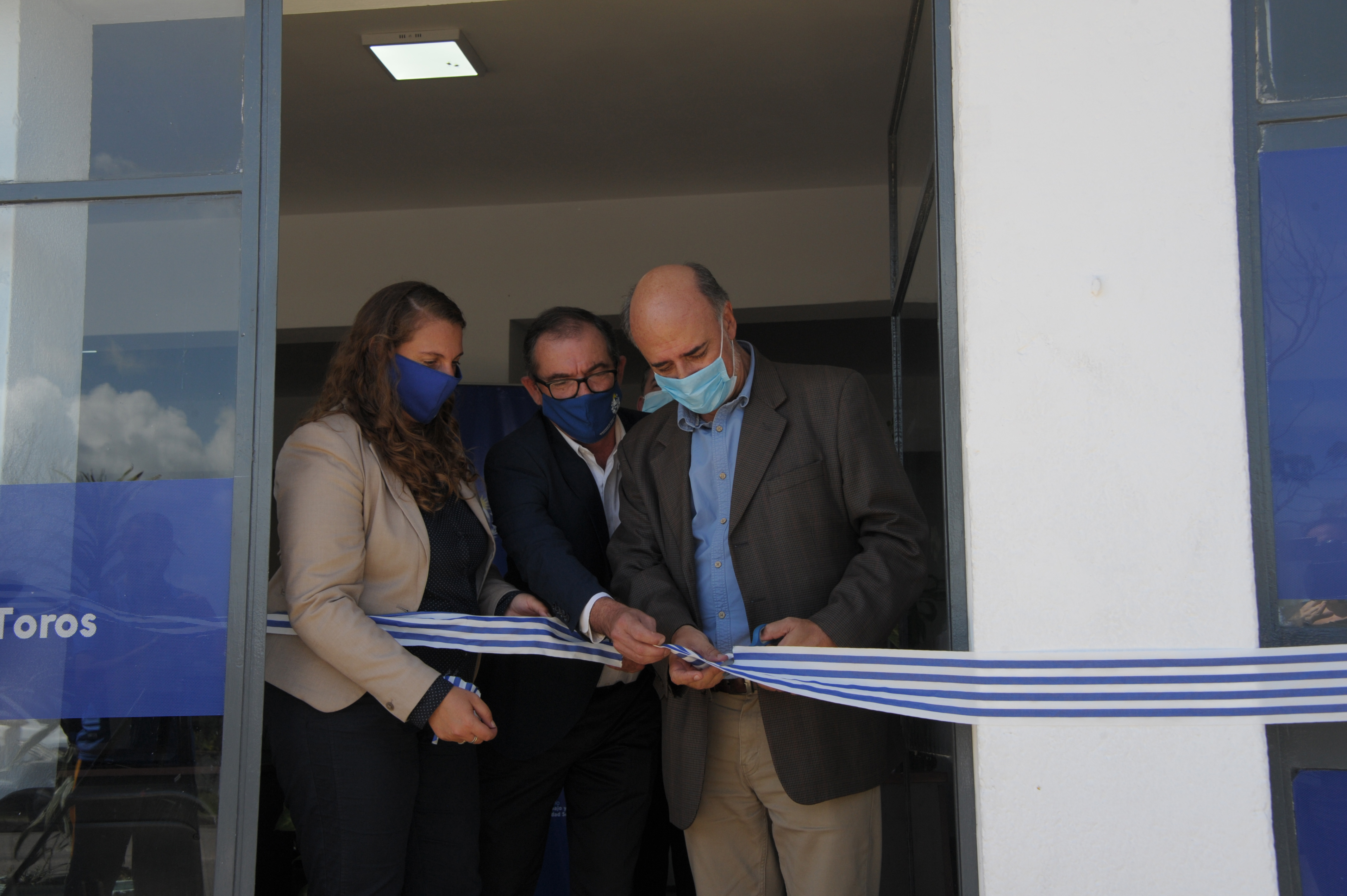 Corte de cinta inaugural