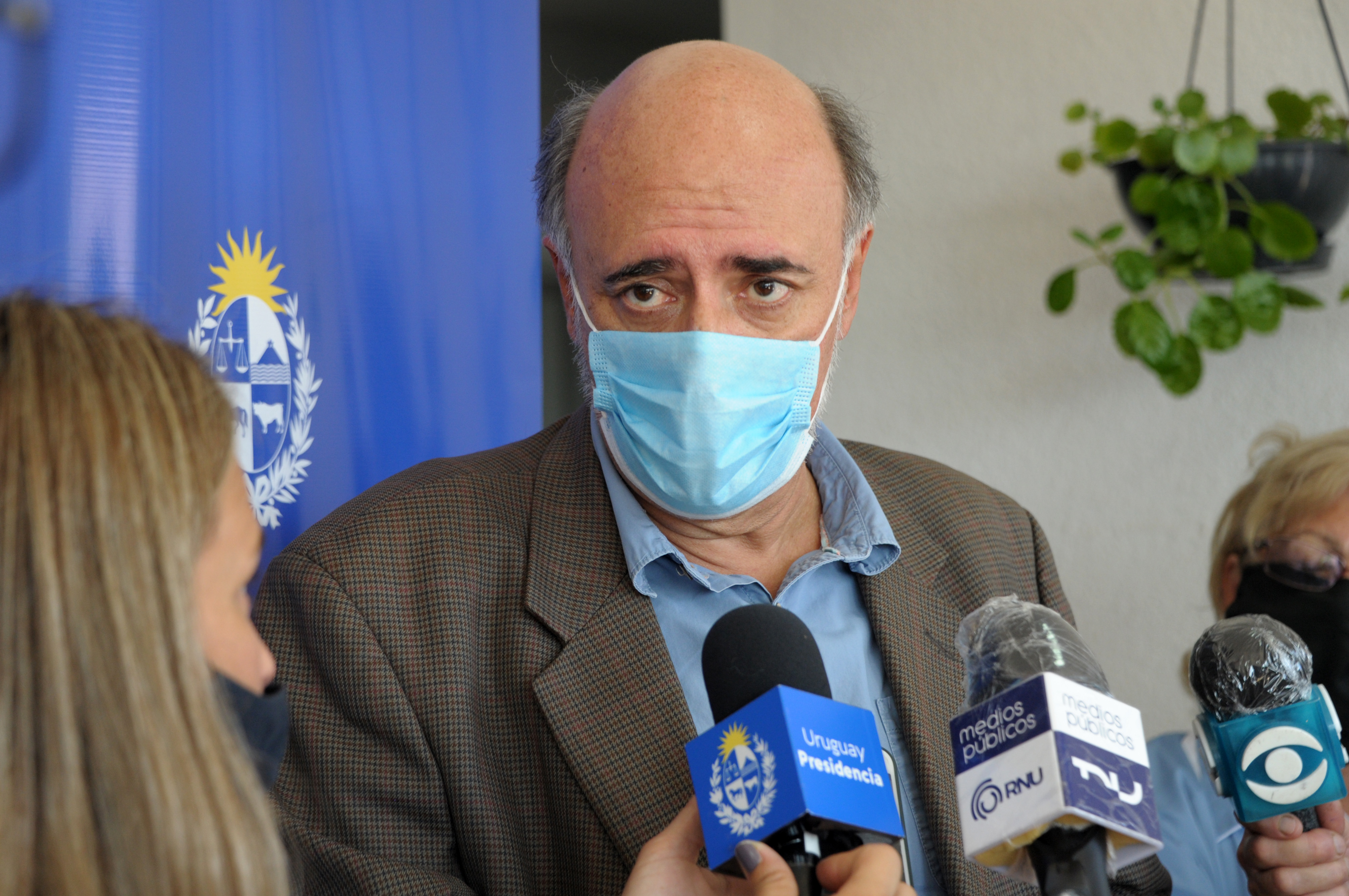 Ministro Pablo Mieres en declaraciones a la prensa