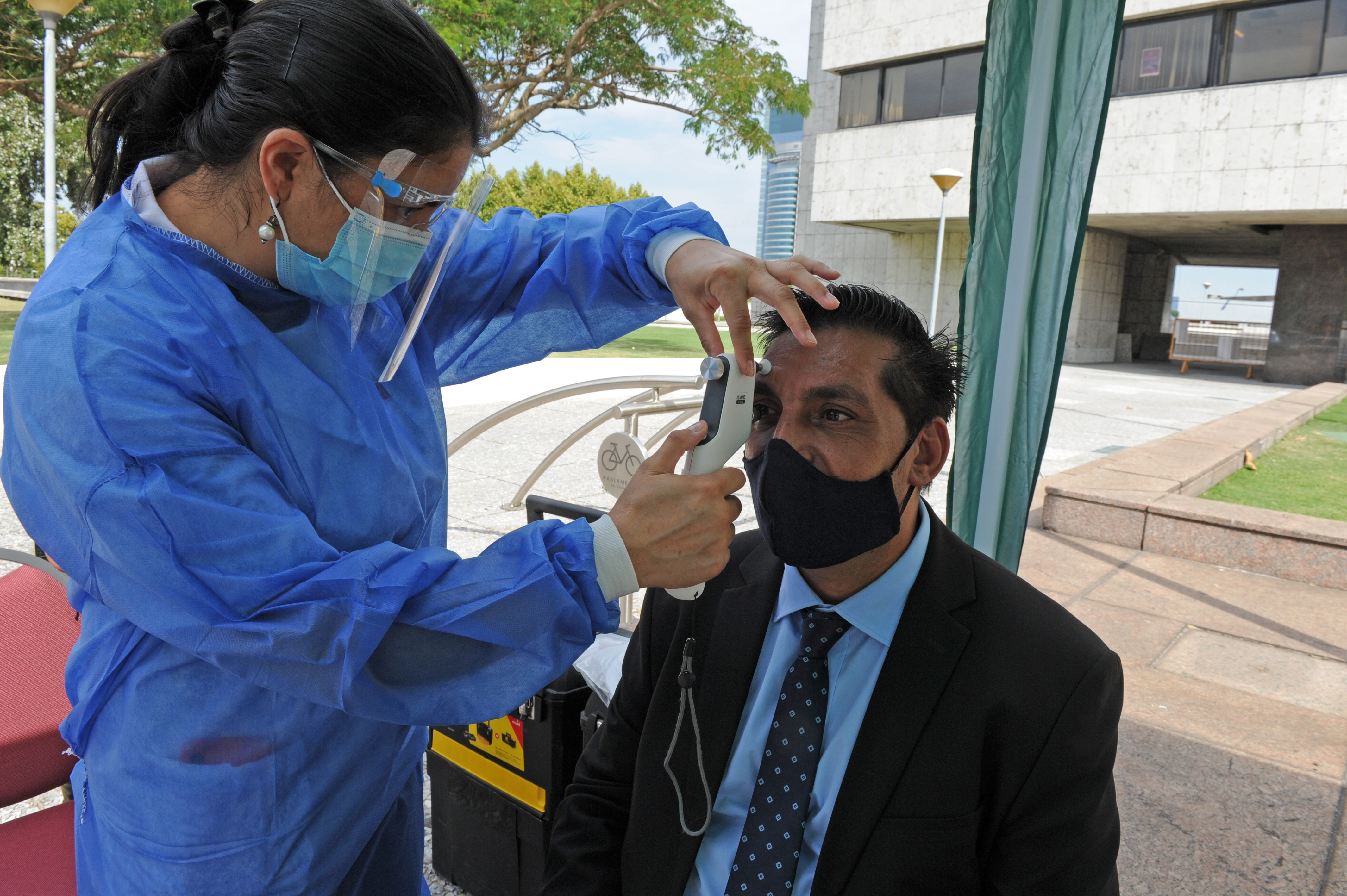 Pesquisas de Glaucoma realizados en la explanada del Anexo del Palacio Legislativo