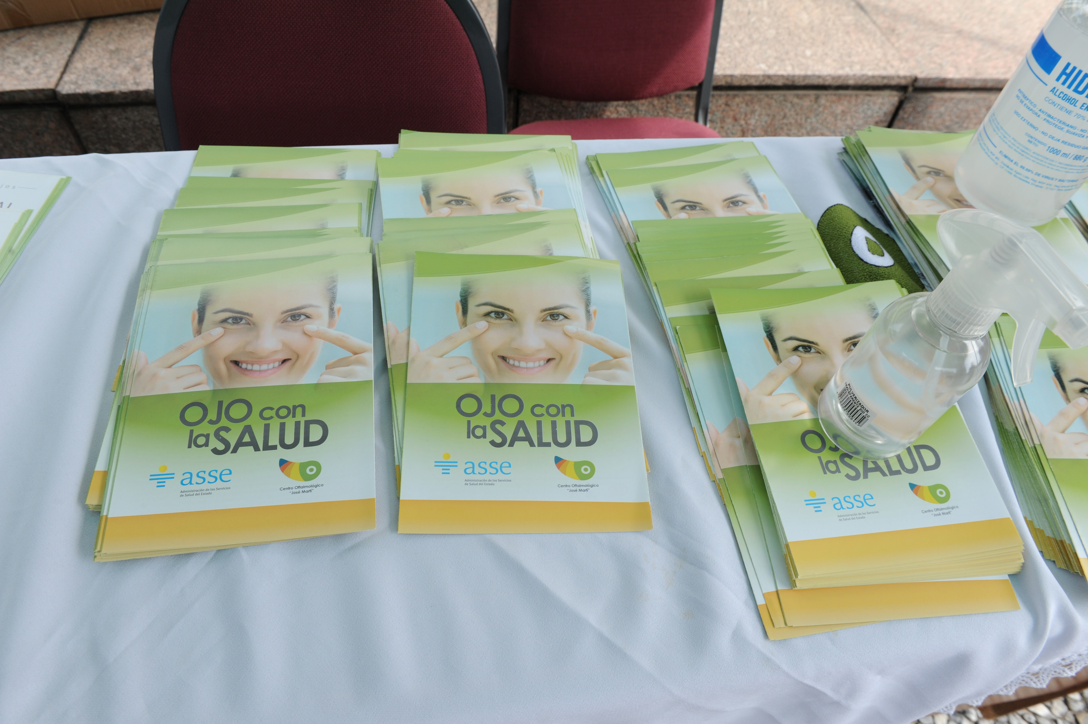 Pesquisas de Glaucoma realizados en la explanada del Anexo del Palacio Legislativo