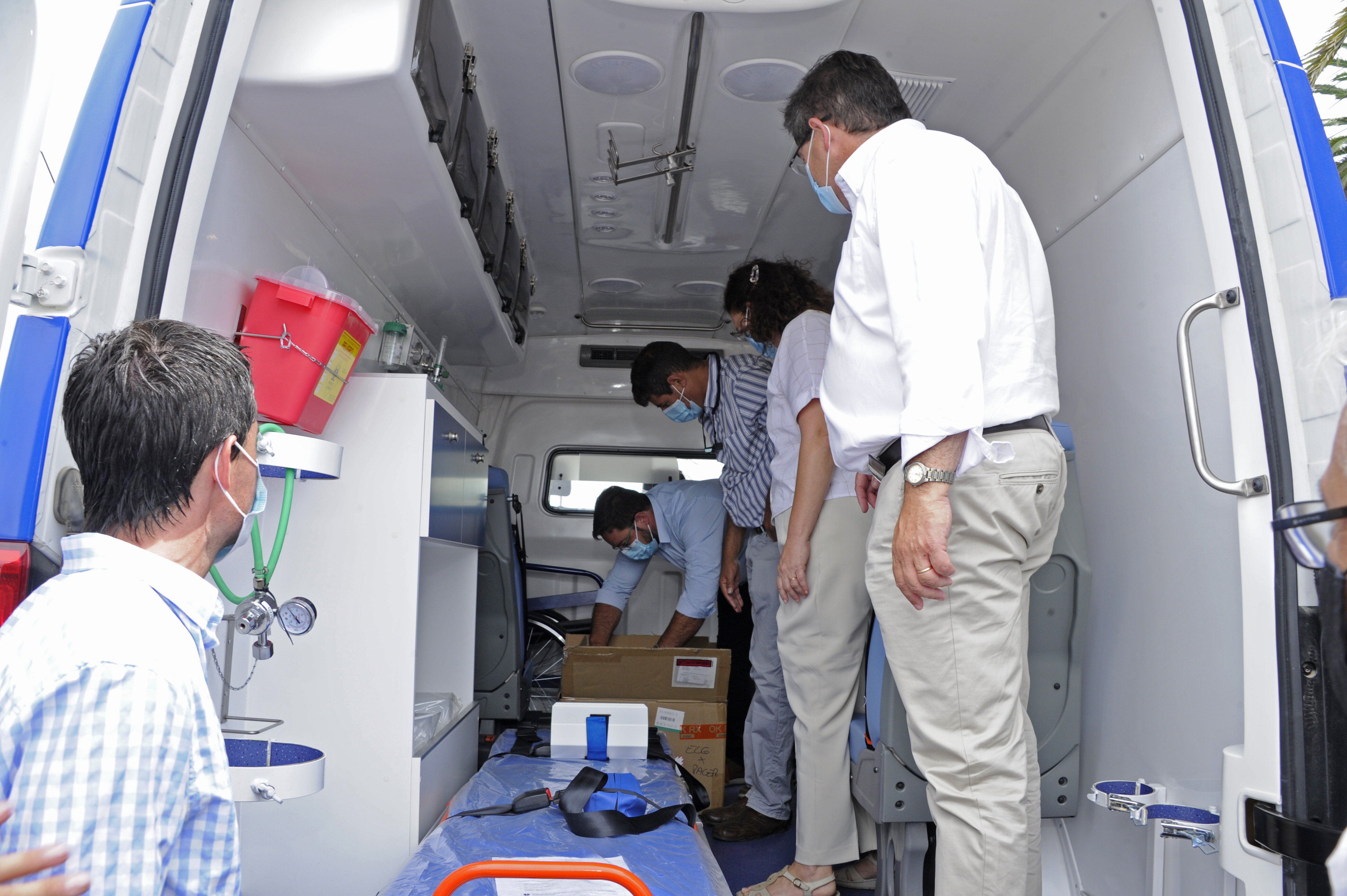 Acto de entrega de ambulancia