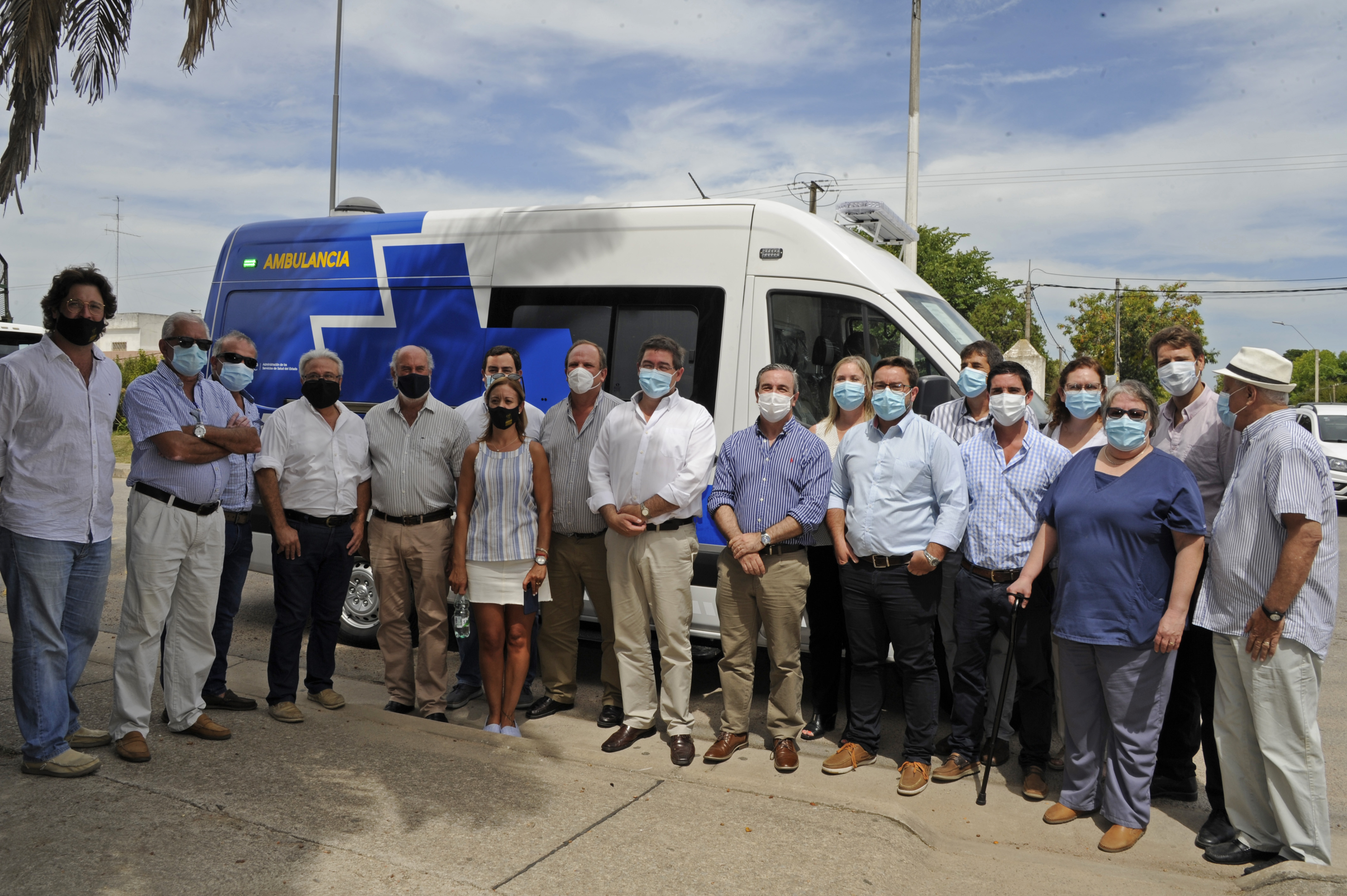 Acto de entrega de ambulancia