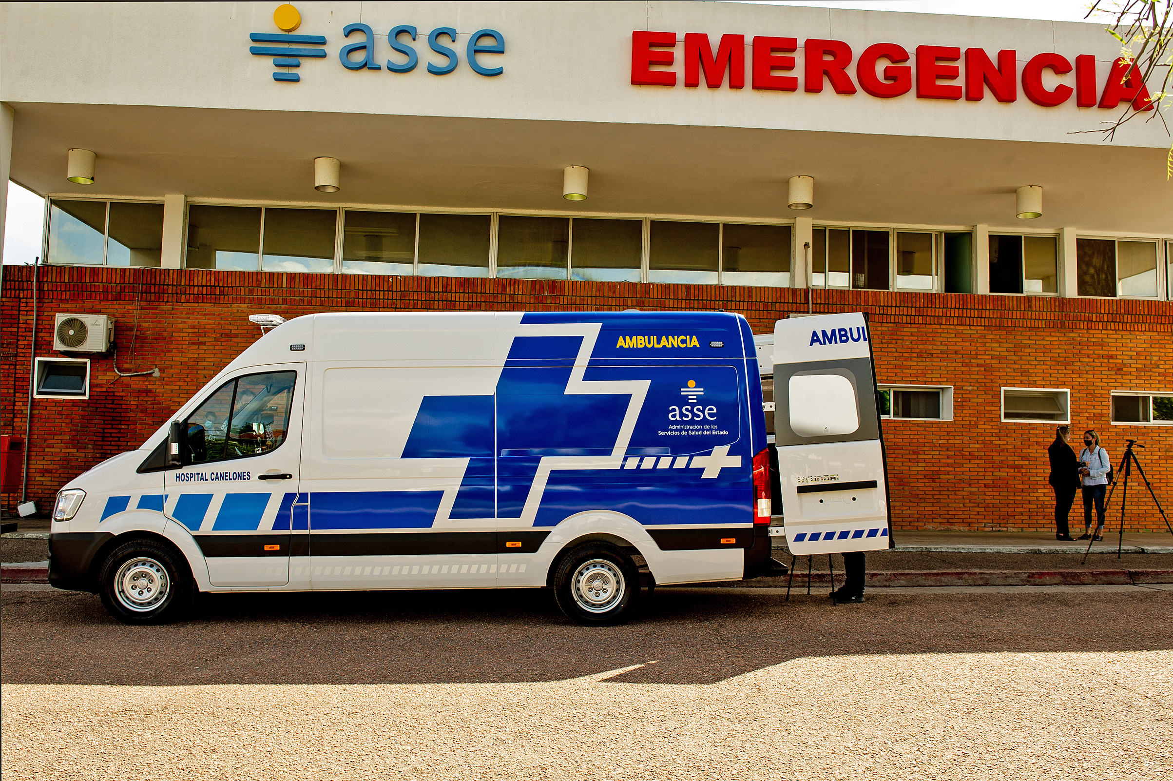 Entrega de ambulancias en Canelones