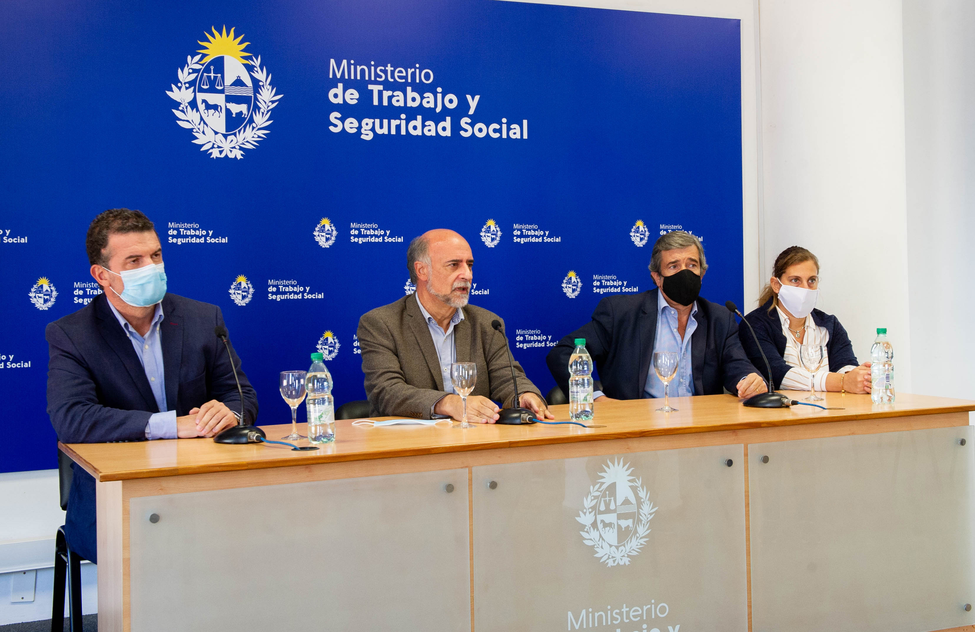 Autoridades del Ministerio de Trabajo y Seguridad Social en conferencia de prensa