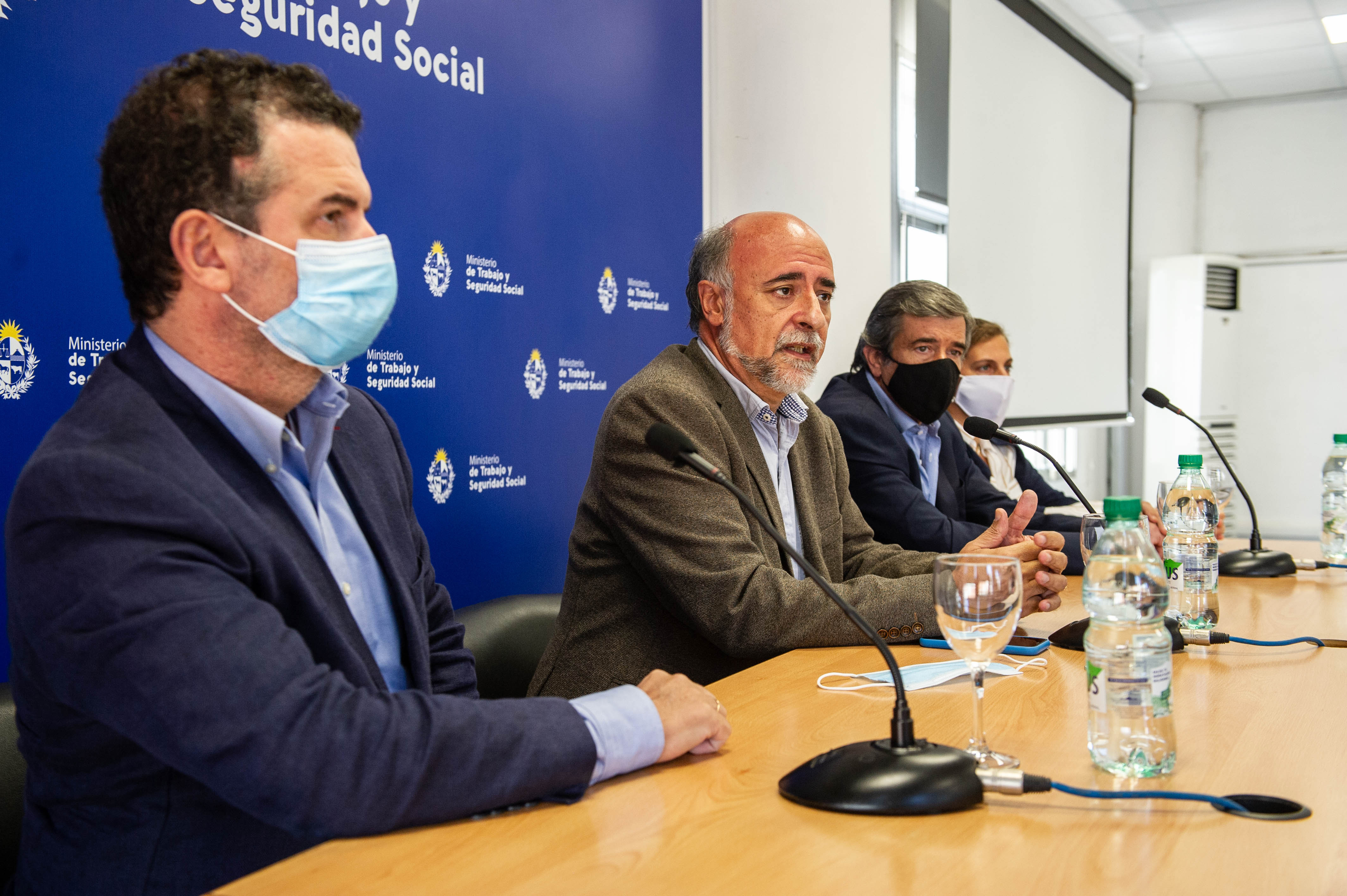 Autoridades del Ministerio de Trabajo y Seguridad Social en conferencia de prensa