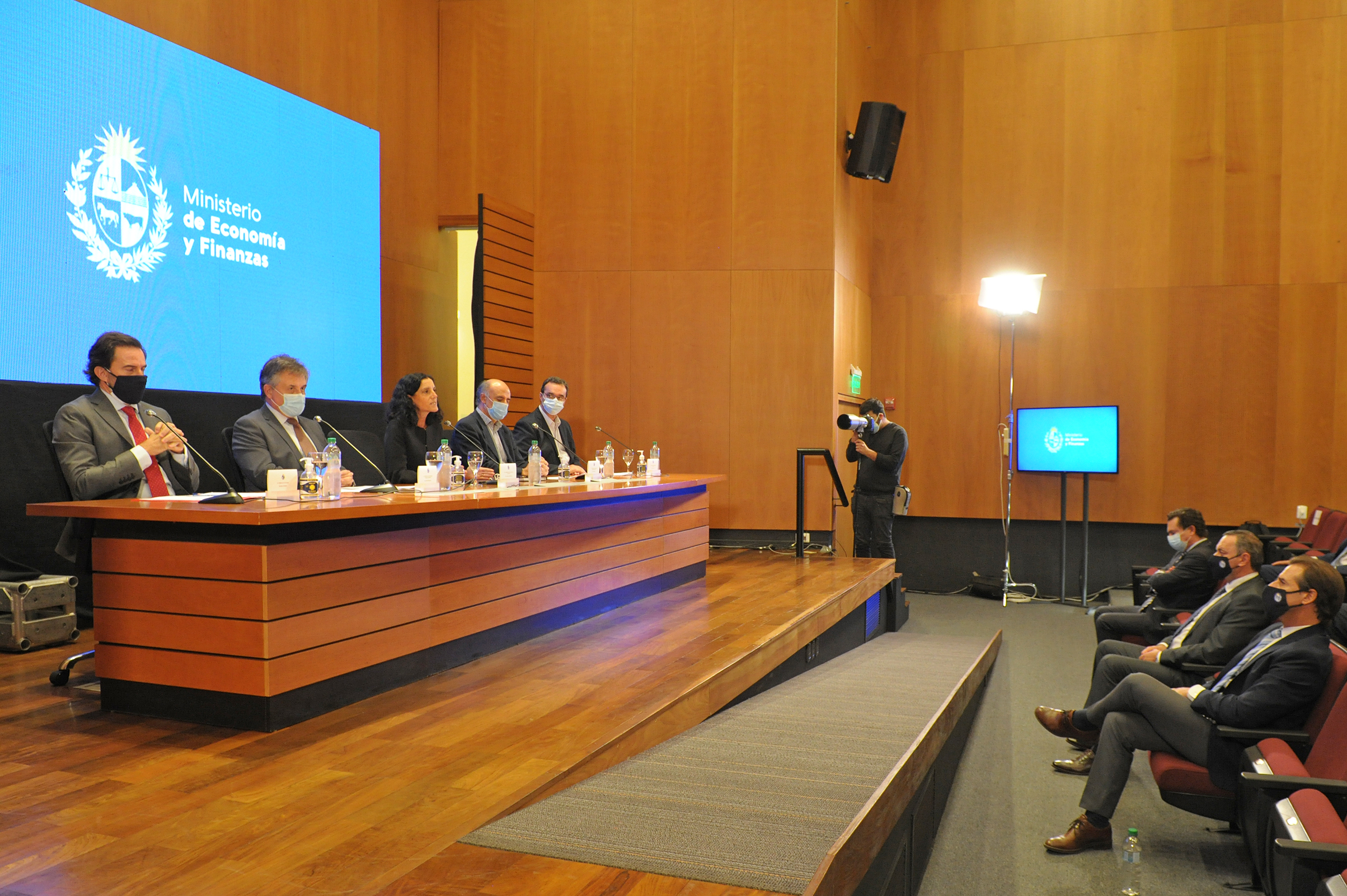 Presidente Luis Lacalle Pou participó en la presentación de nuevas medidas de apoyo social, laboral y productivo
