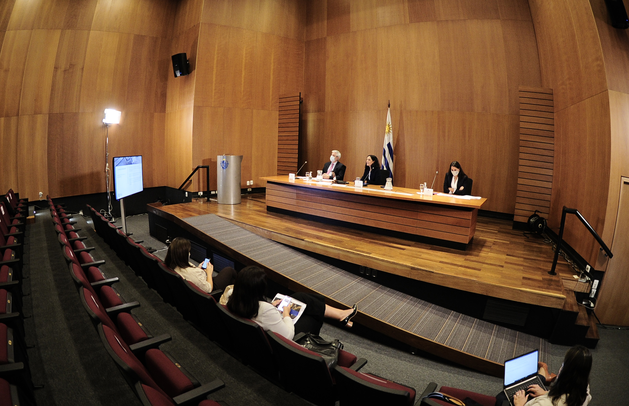 Autoridades del Ministerio de Economía detallaron medidas de apoyo social, laboral y productivo del Gobierno