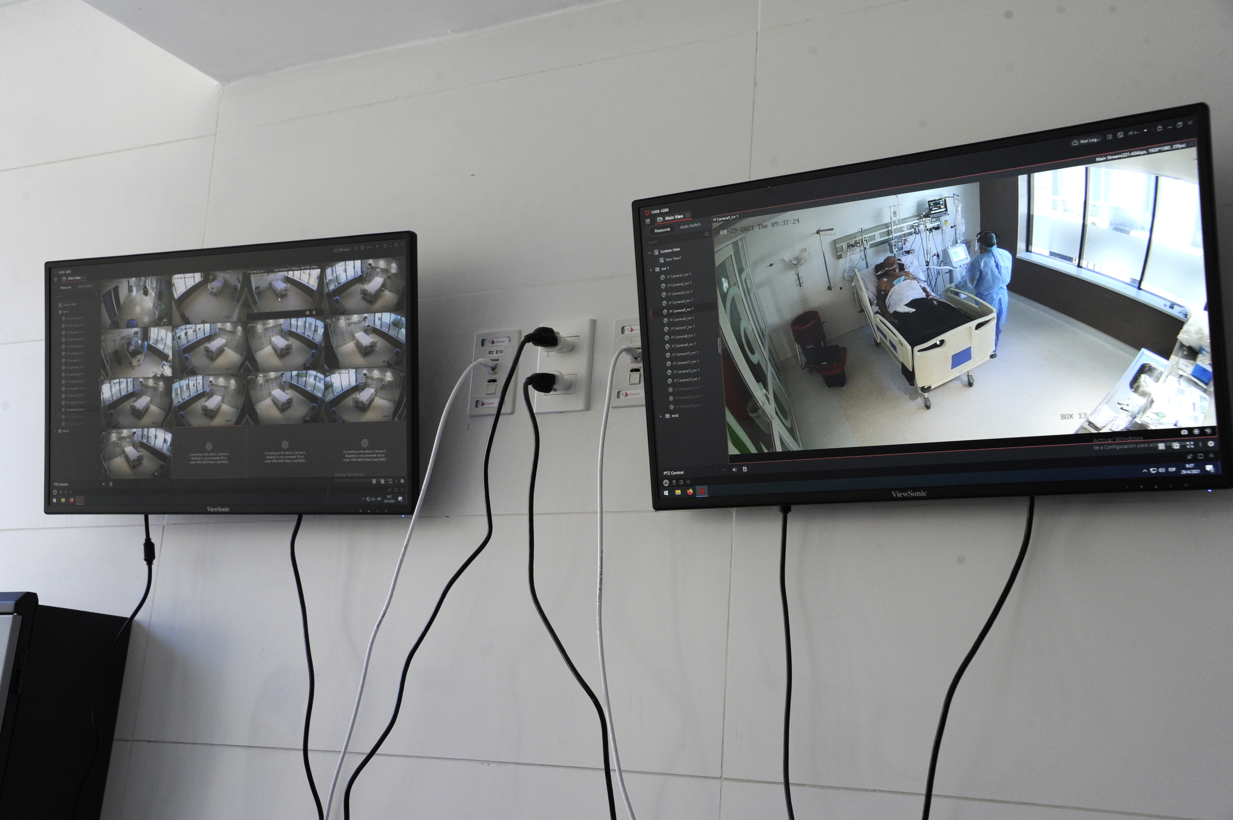 Recorrida de especialistas israelíes en tratamiento de COVID-19, junto a autoridades, por las instalaciones del Hospital Maciel