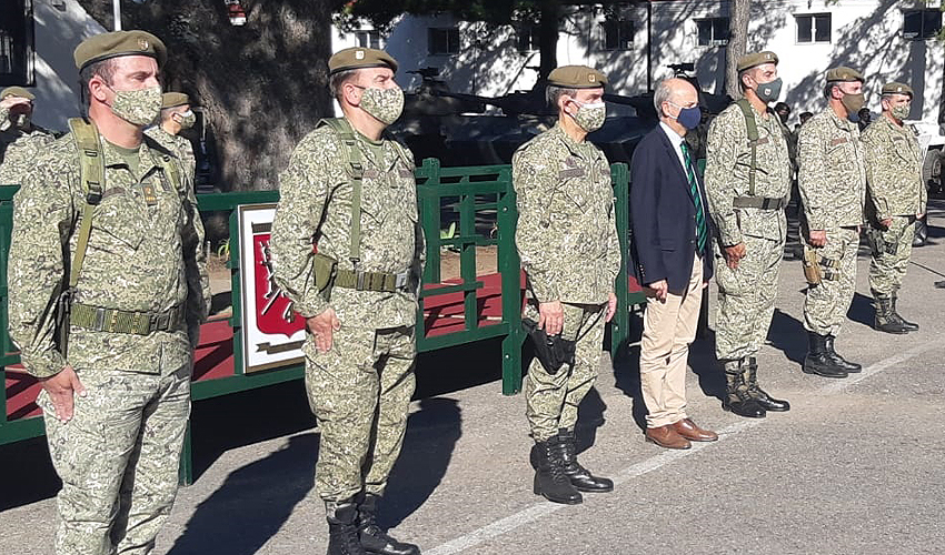 Visita del titular del Ministerio de Defensa Nacional, Javier García, al Regimiento de Caballería n.° 4