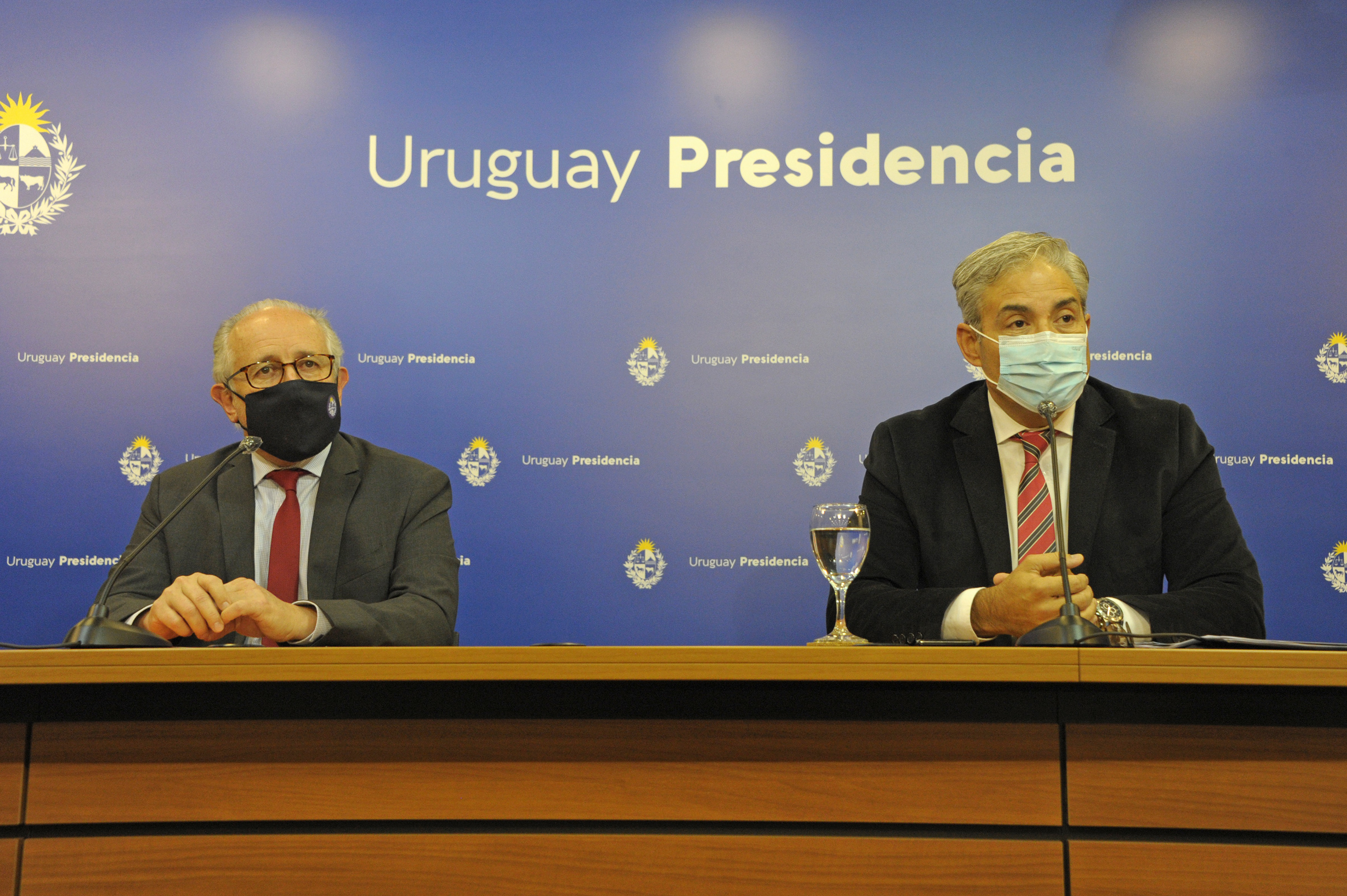 Ministro de Educación, Pablo da Silveira, y presidente de ANEP, Robert Silva