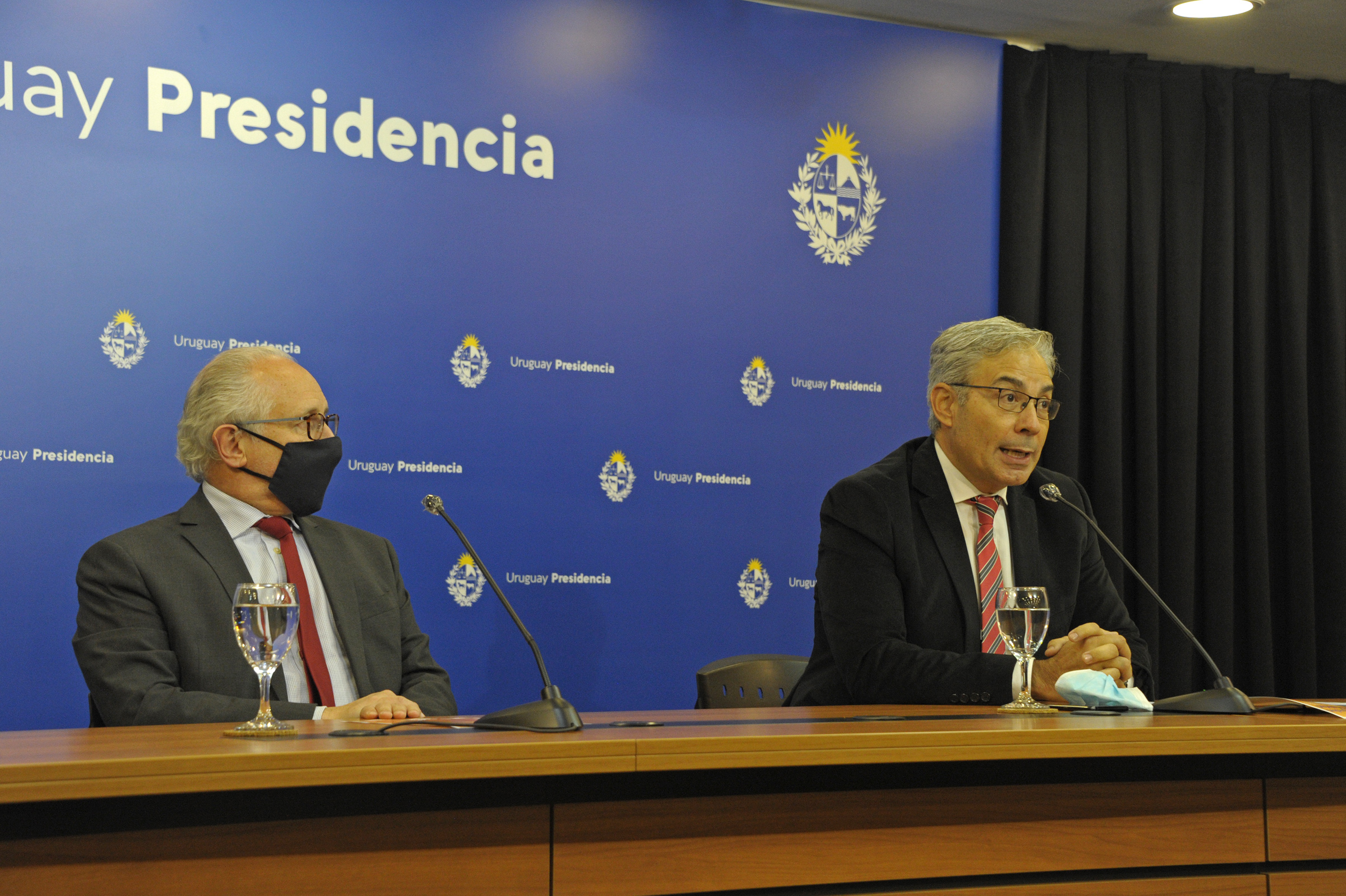 Ministro de Educación, Pablo da Silveira, y presidente de ANEP, Robert Silva