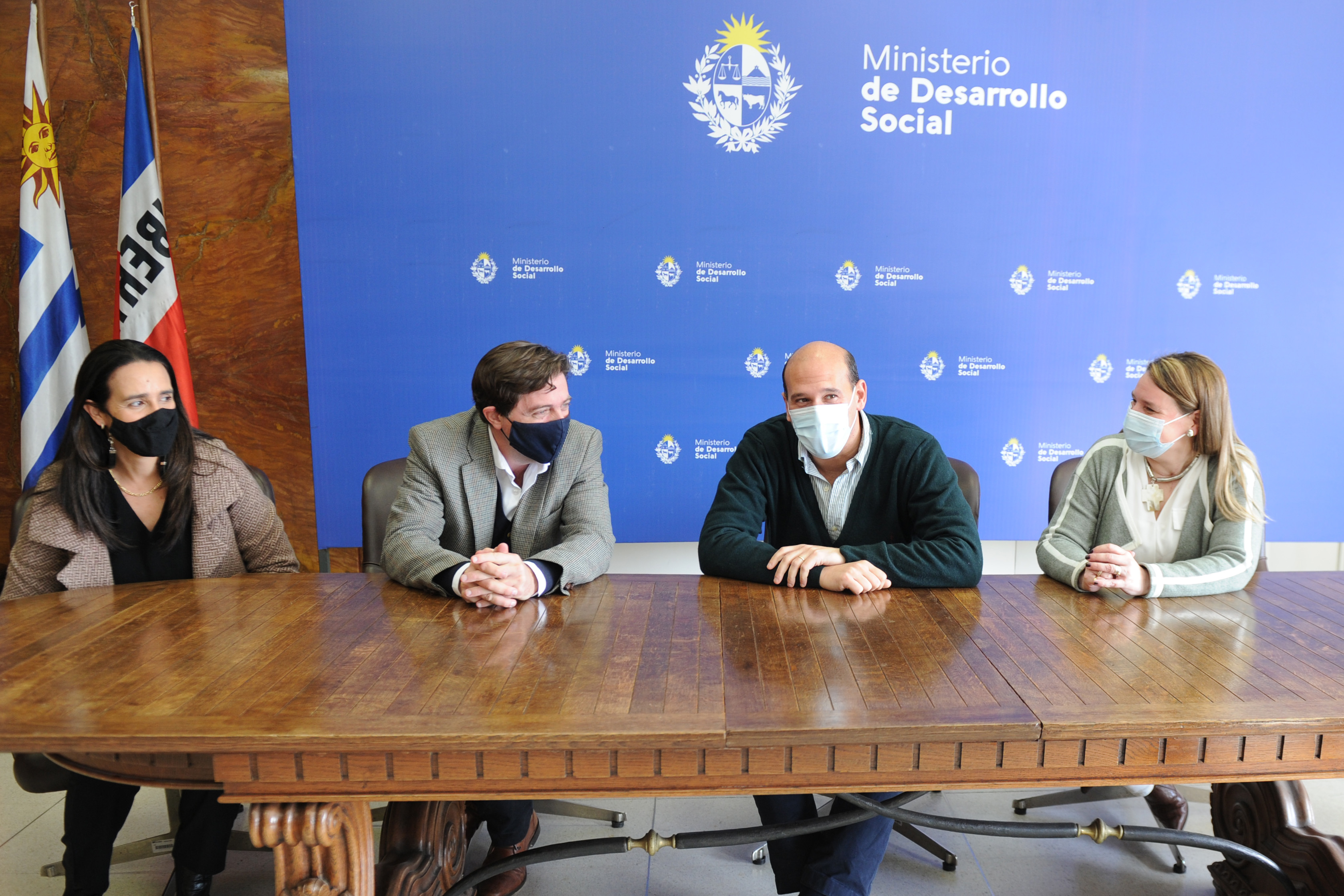 Firma de convenio entre el Mides y la Asociación Uruguaya de Fútbol