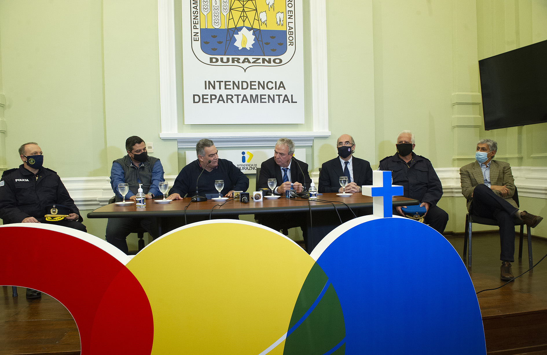 Conferencia de prensa de autoridades