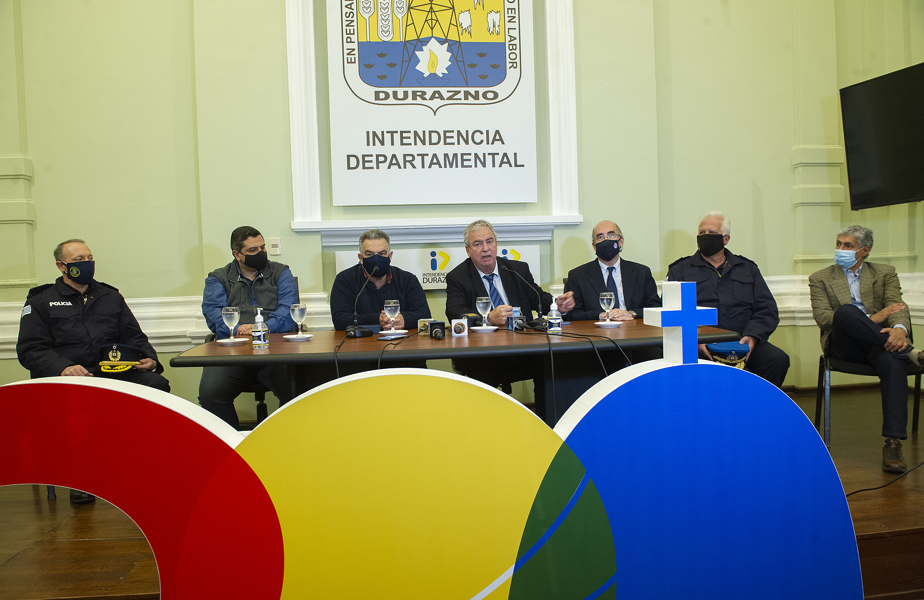 Conferencia de prensa de autoridades