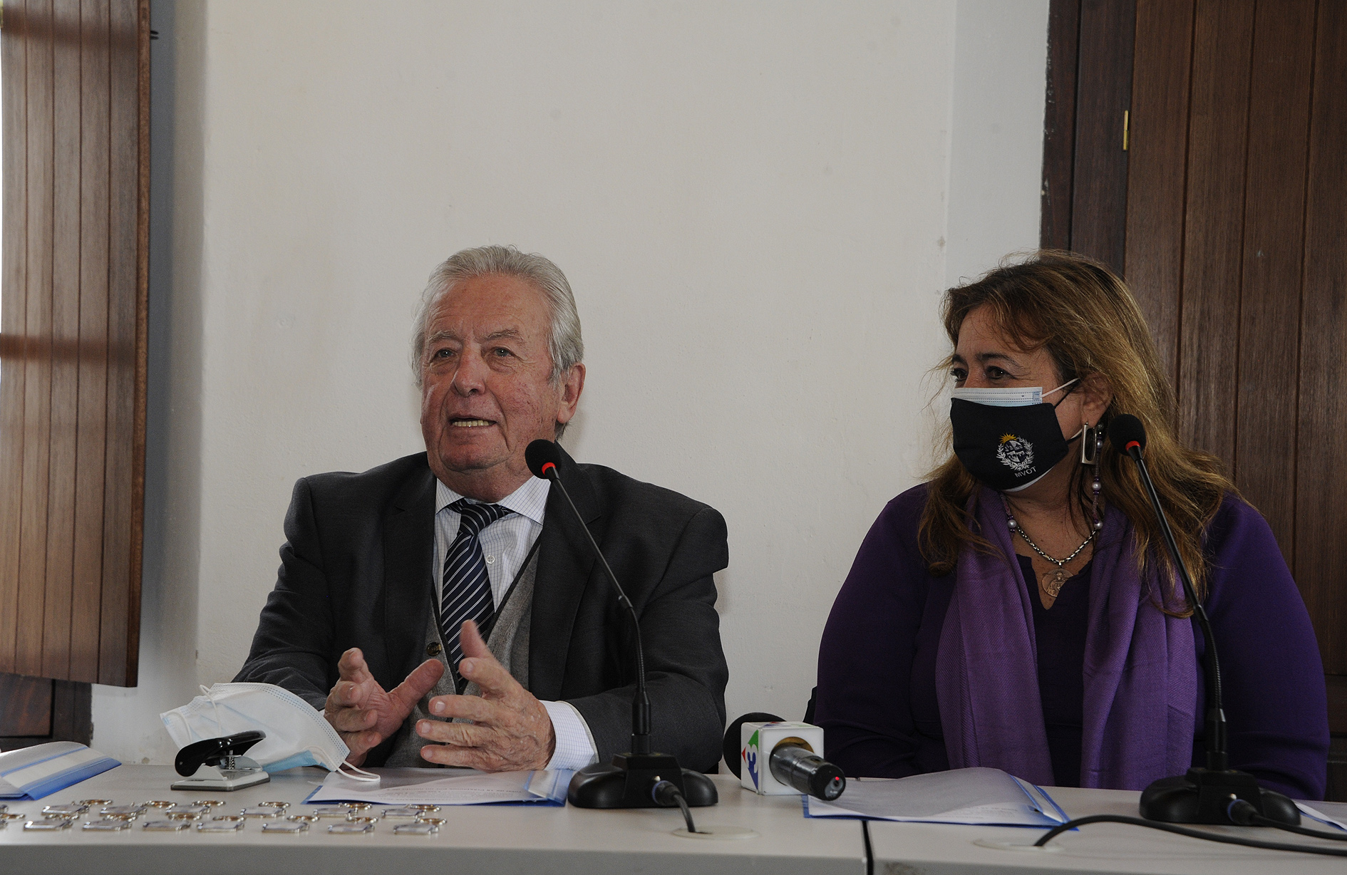 Entrega de 18 préstamos a familias de las localidades de la Estanzuela, Riachuelo y Semillero, para la refacción de viviendas