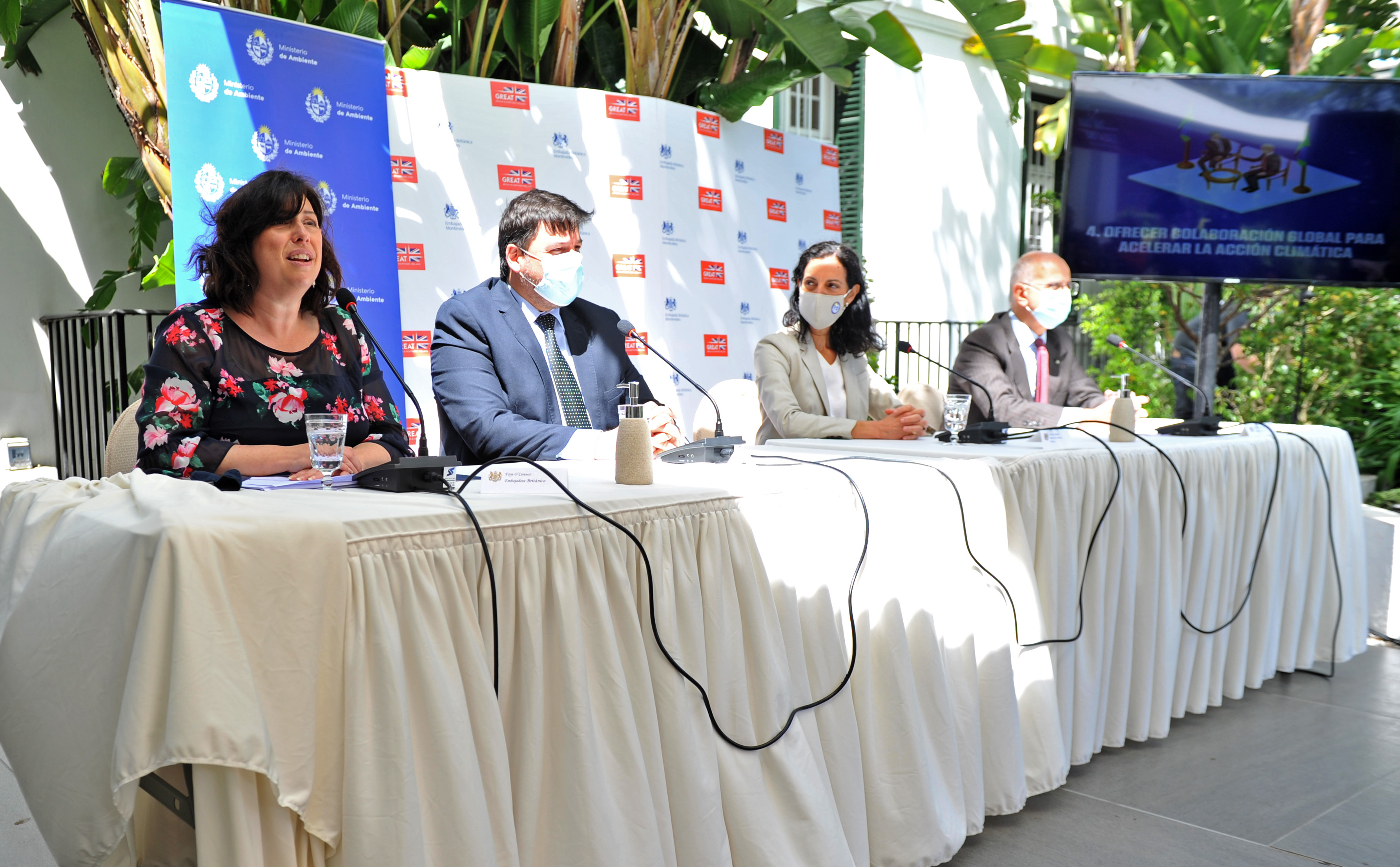 Azucena Arbeleche y Adrián Peña en conferencia de prensa sobre acciones de Uruguay ante cambio climático