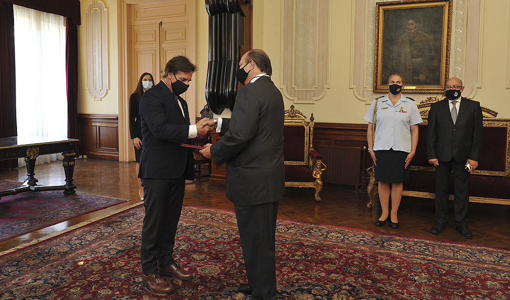Presidente Lacalle Pou recibió cartas credenciales de representante diplomático de Ecuador