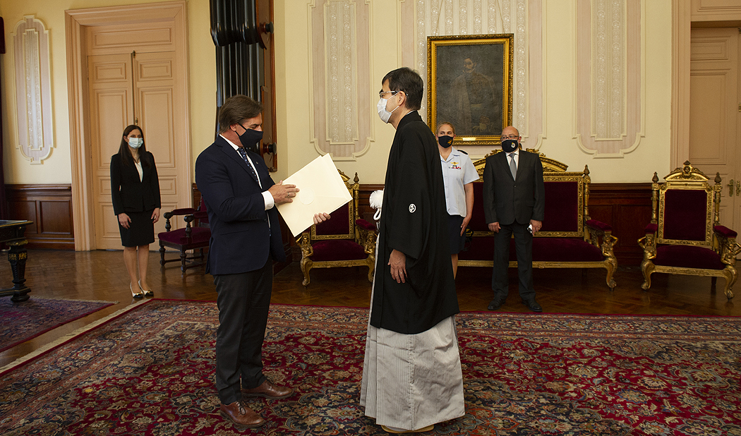 Presidente Lacalle Pou recibió cartas credenciales de representante diplomático de Japón