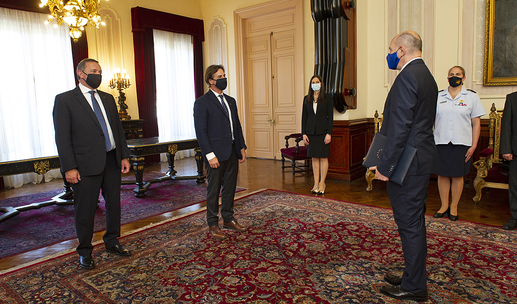 Presidente Lacalle Pou recibió cartas credenciales de representante diplomático de República Dominicana