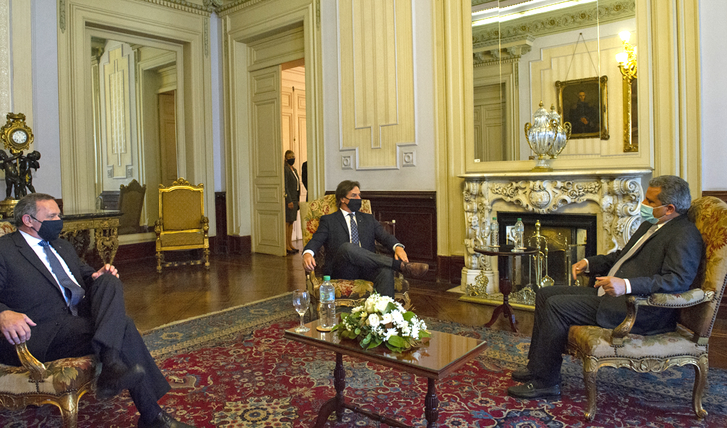 Presidente Lacalle Pou recibió cartas credenciales de representante diplomático de Unión Europea