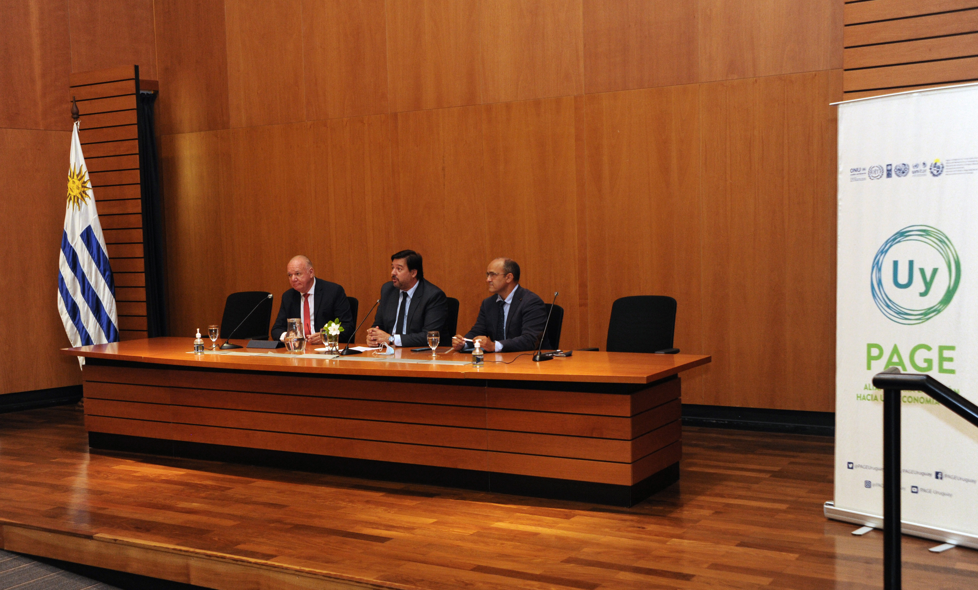 Espacio de diálogo: “Los caminos hacia el desarrollo sostenible: La economía circular en el Uruguay y las empresas”