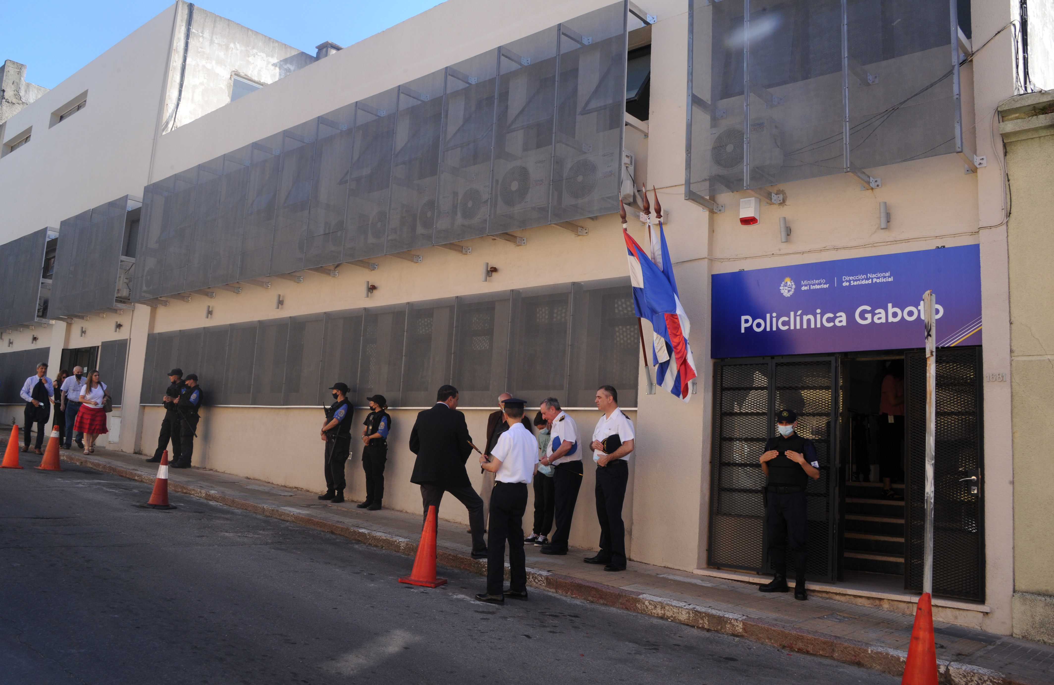 Inauguración de instalaciones y servicios de la policlínica Gaboto, pertenecientes a la Dirección Nacional de Sanidad Policial