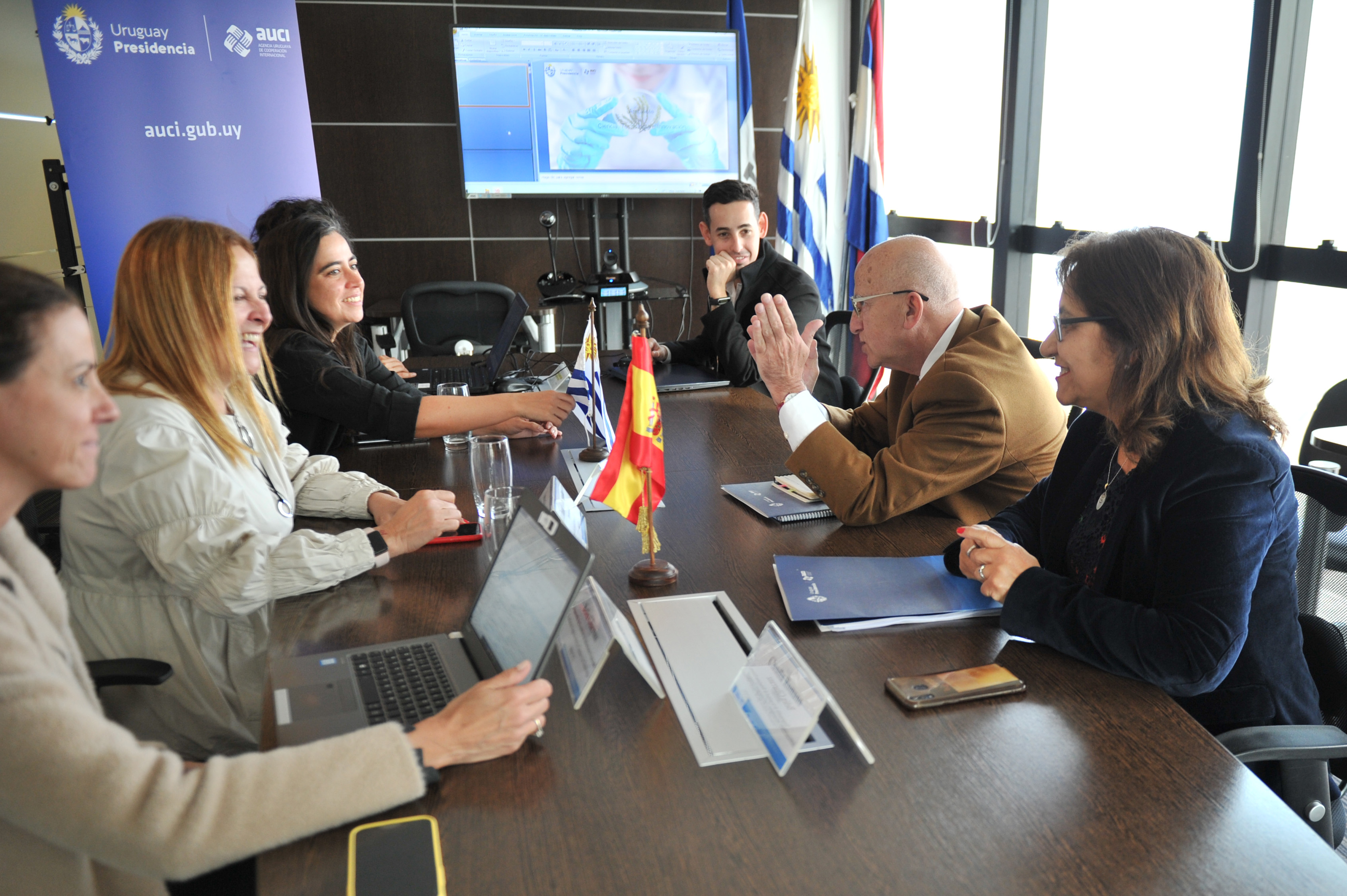 Acuerdo entre AUCI y a Fundación Española para la Ciencia y la Tecnología