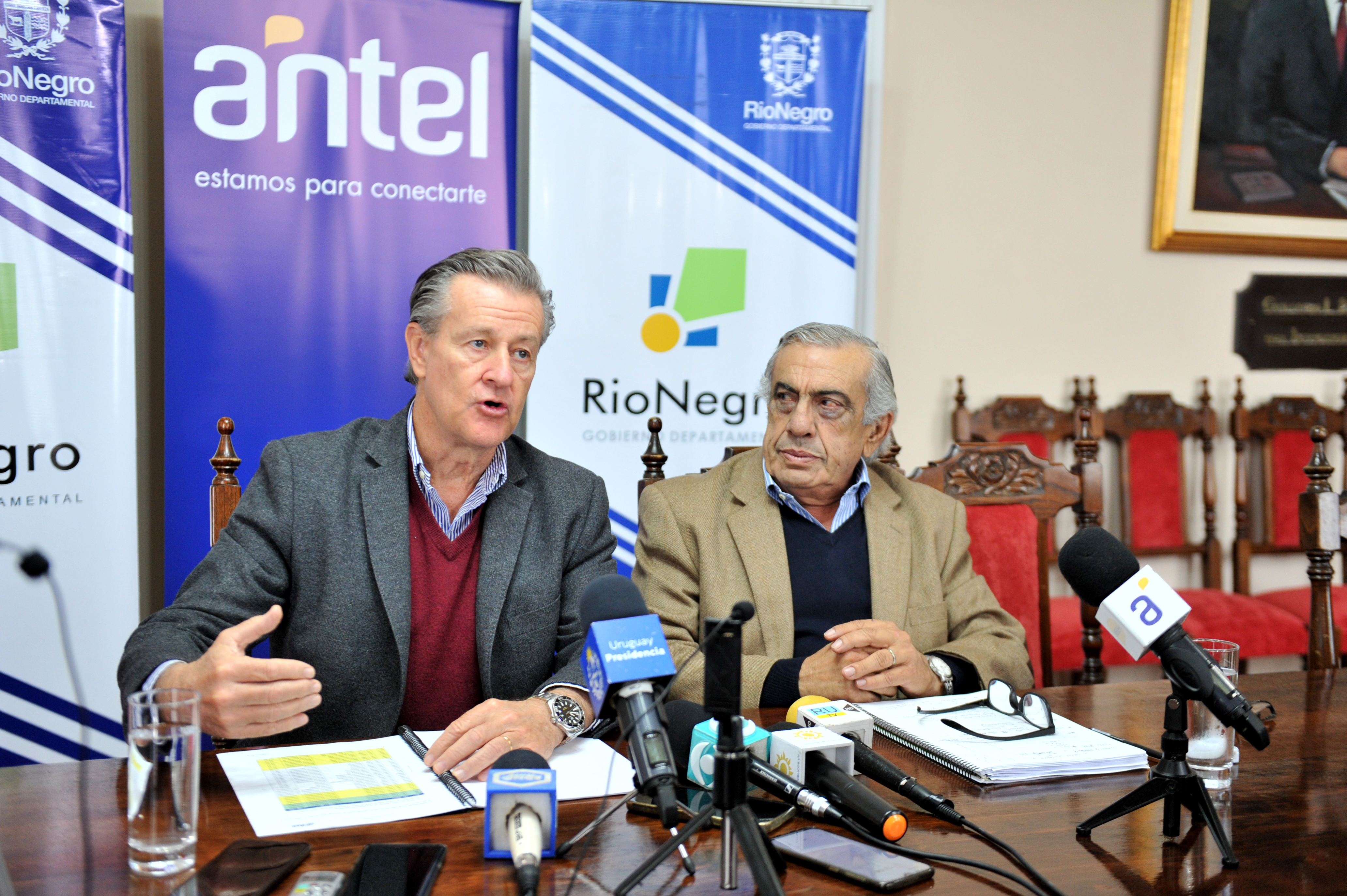 Conferencia de prensa del Presidente de Antel, Gabriel Gurméndez y el intendente de Río Negro, Omar Lafluf