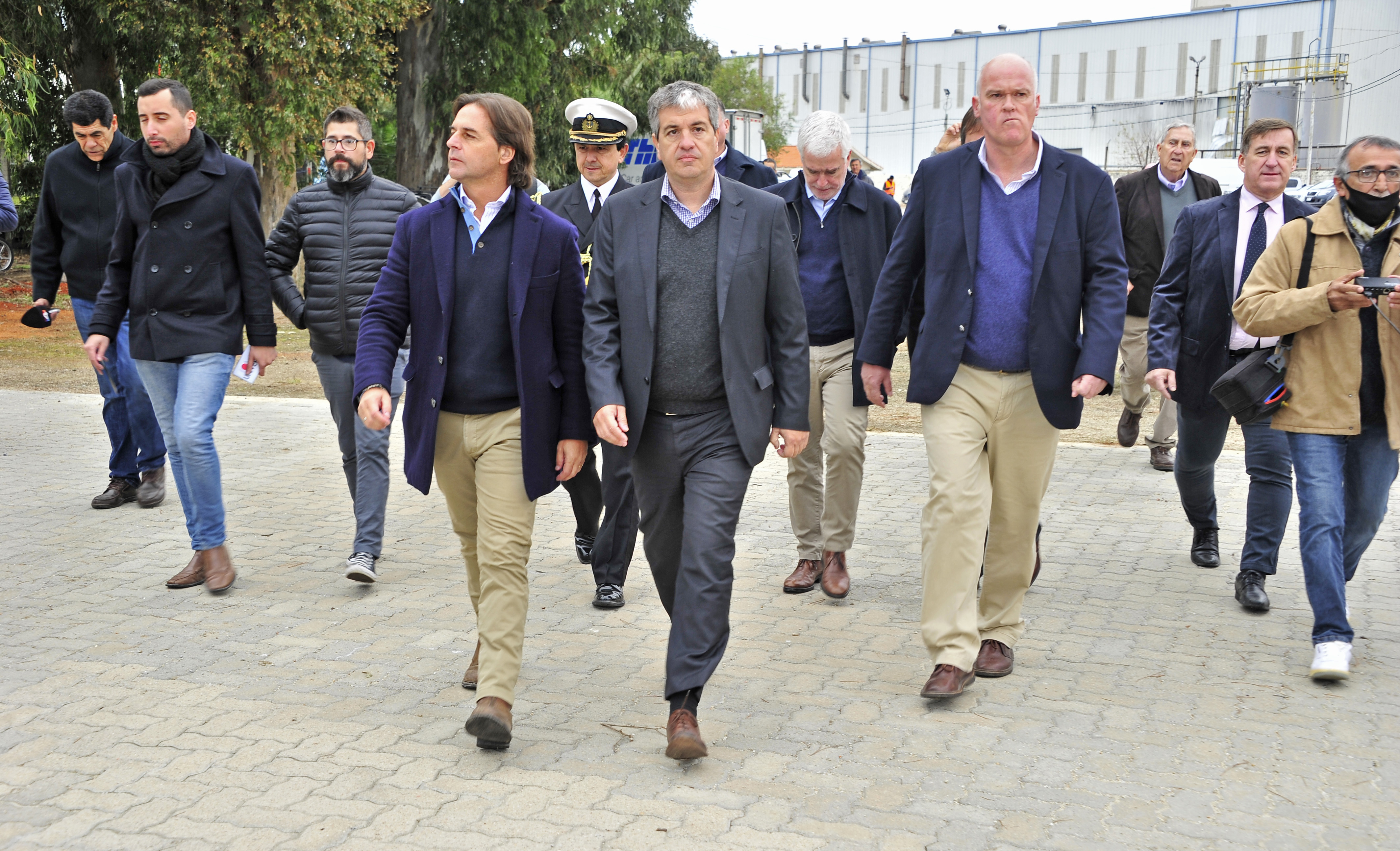 Lacalle Pou participó en presentación de buque que transportará camiones de carga entre Juan Lacaze y Buenos Aires