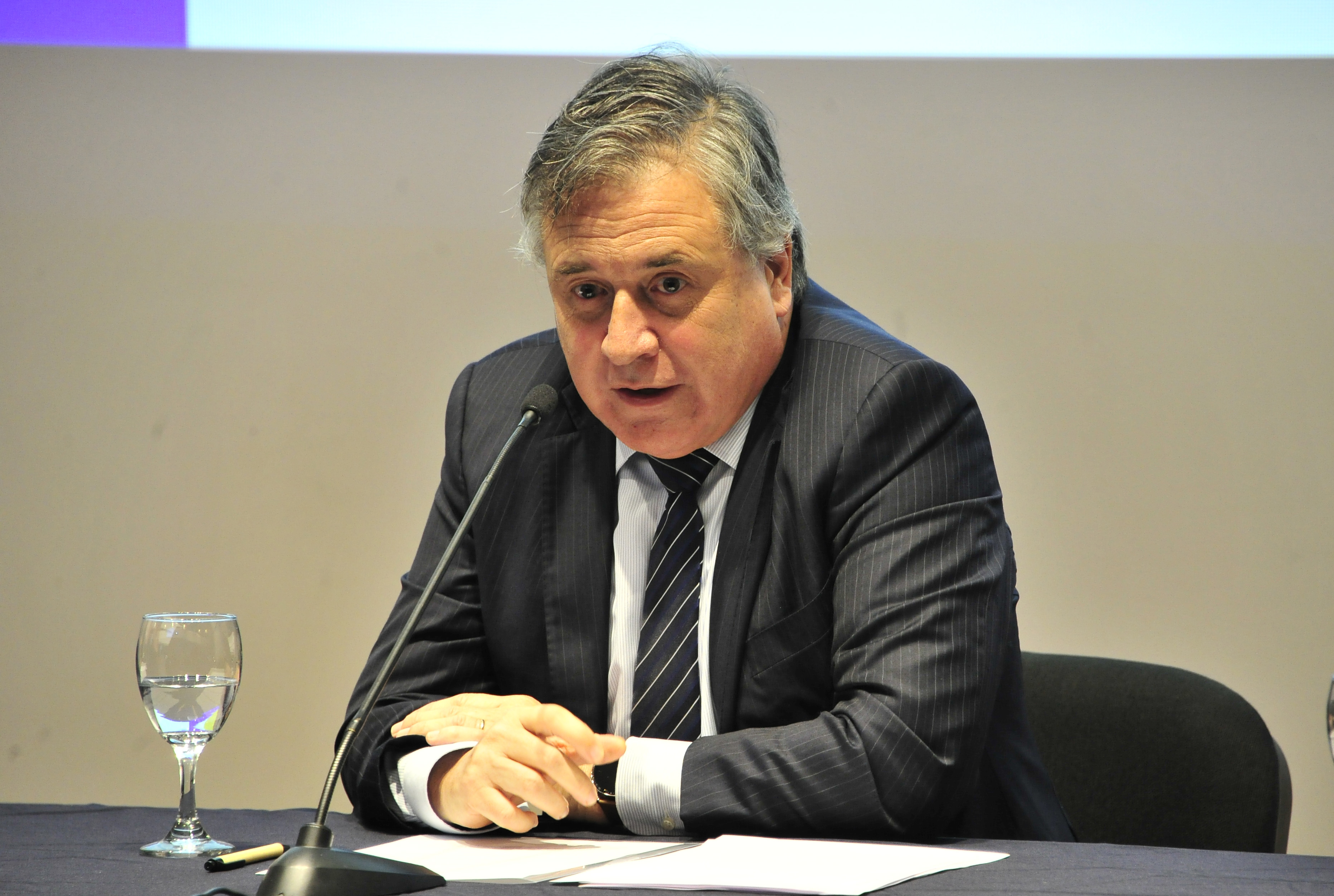 Omar Paganini realizó anuncios de medidas sobre movilidad eléctrica en Uruguay – Subite