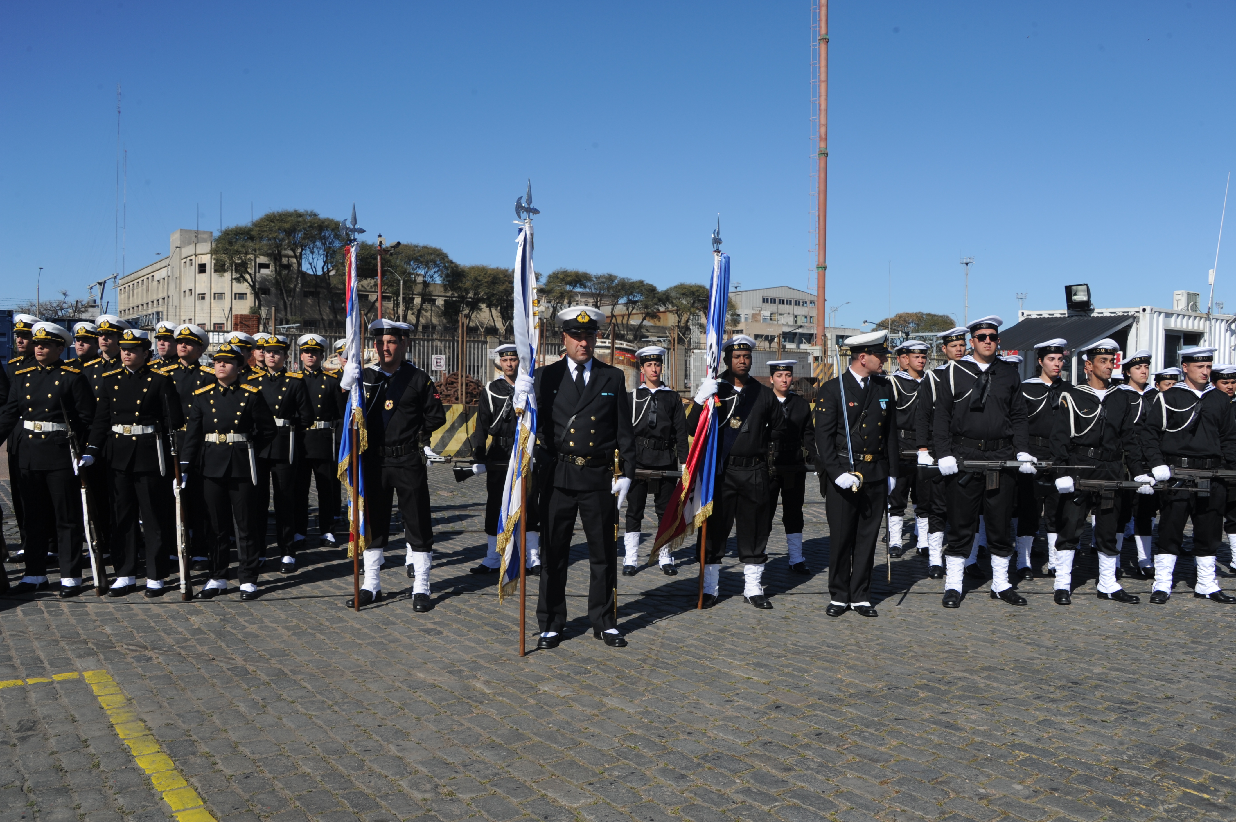 Javier García en arribo del buque escuela ROU 20, Capitán Miranda, en su 23.° viaje de instrucción