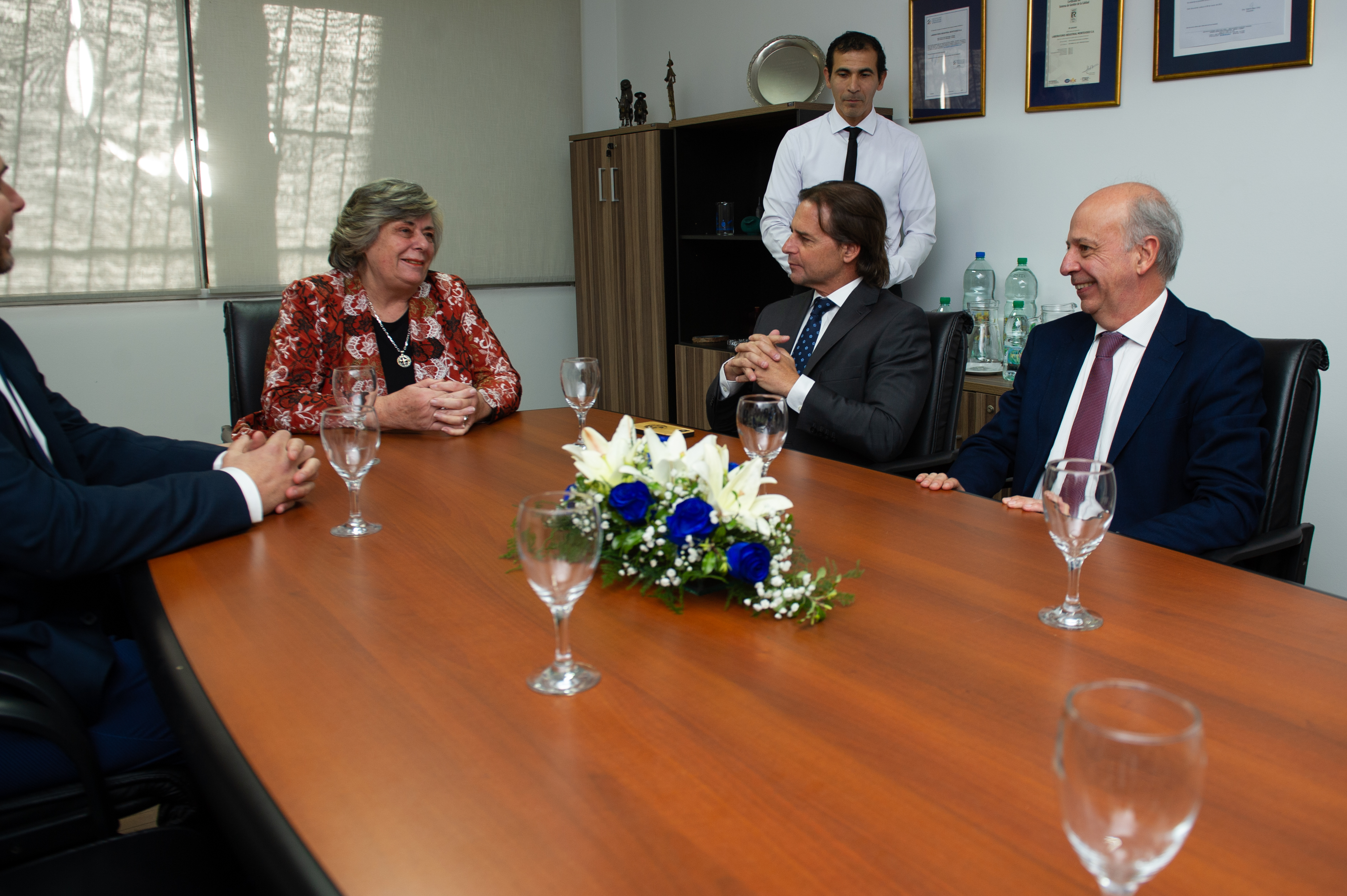 Lacalle Pou asistió a celebración del 75.° aniversario del Laboratorio Industrial Montevideo