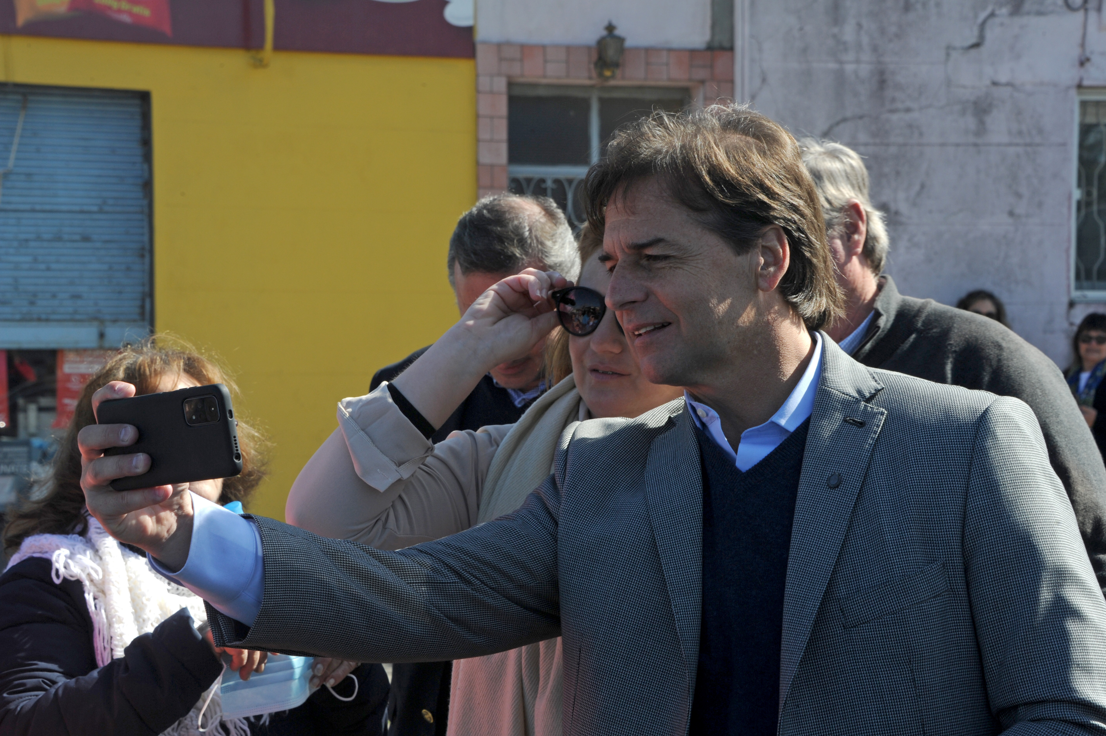 Presidente Lacalle Pou, en hospital de Dolores, departamento de Soriano