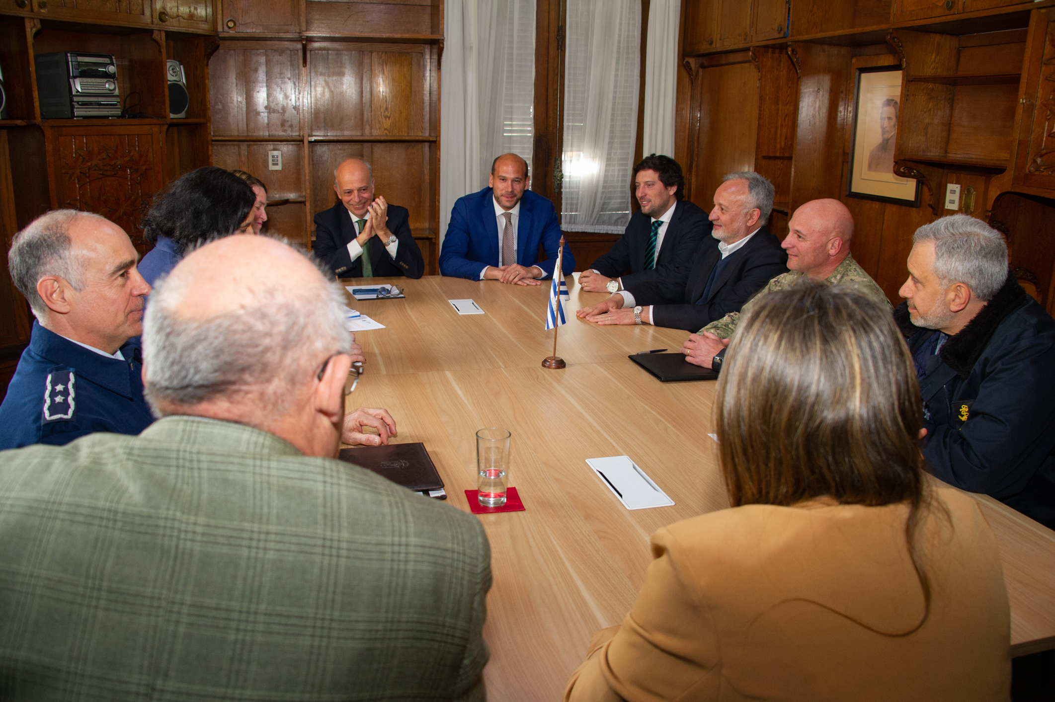 Imágenes de la reunión entre los ministros Javier García y Martín Lema