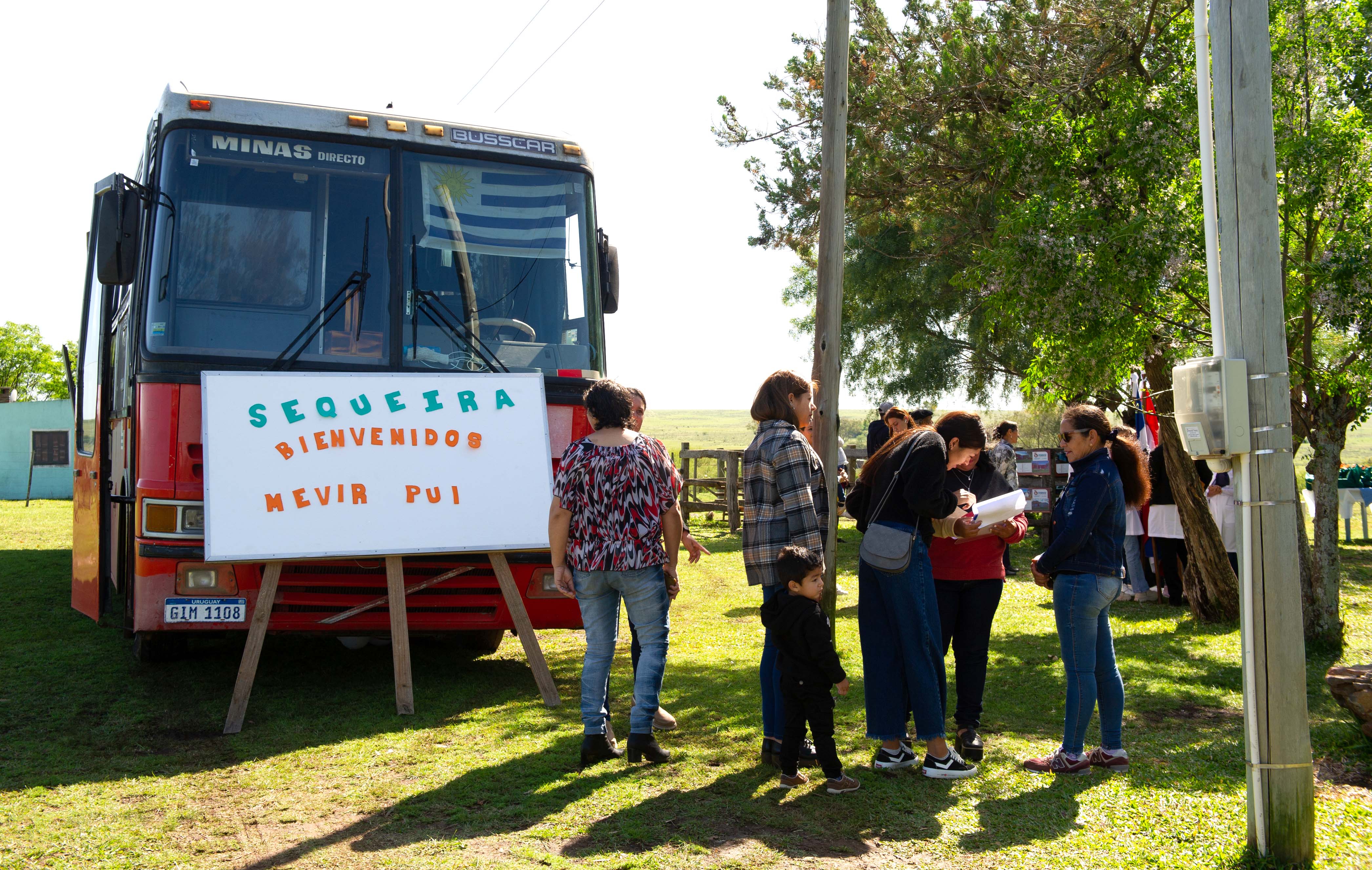 Inauguración de viviendas en Sequeira, Artigas
