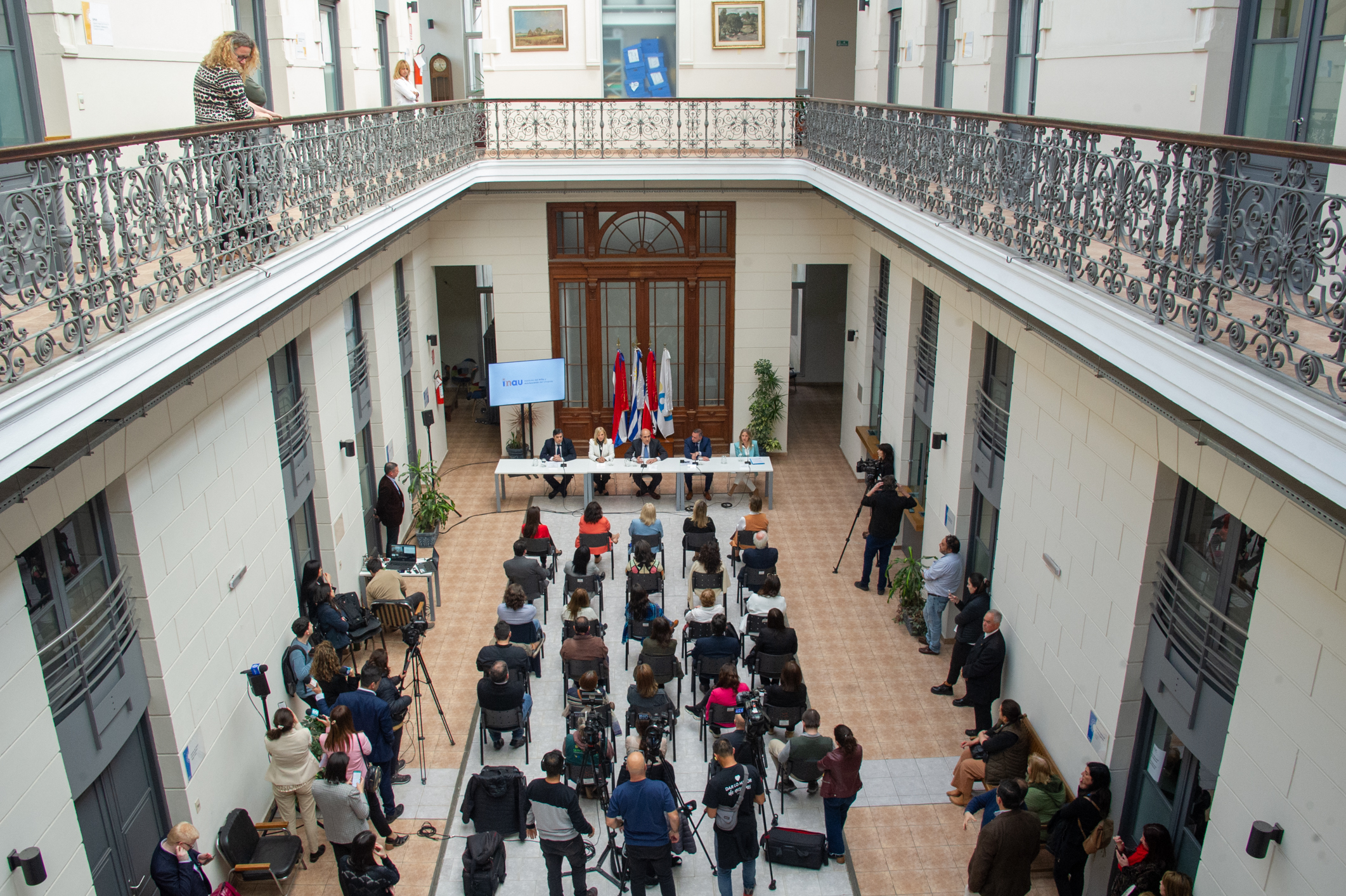 Imágenes del lanzamiento de la campaña de adopciones del INAU
