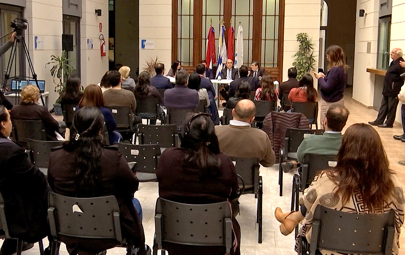 Imágenes de la firma de convenio entre Dirección Nacional de Energía e INAU